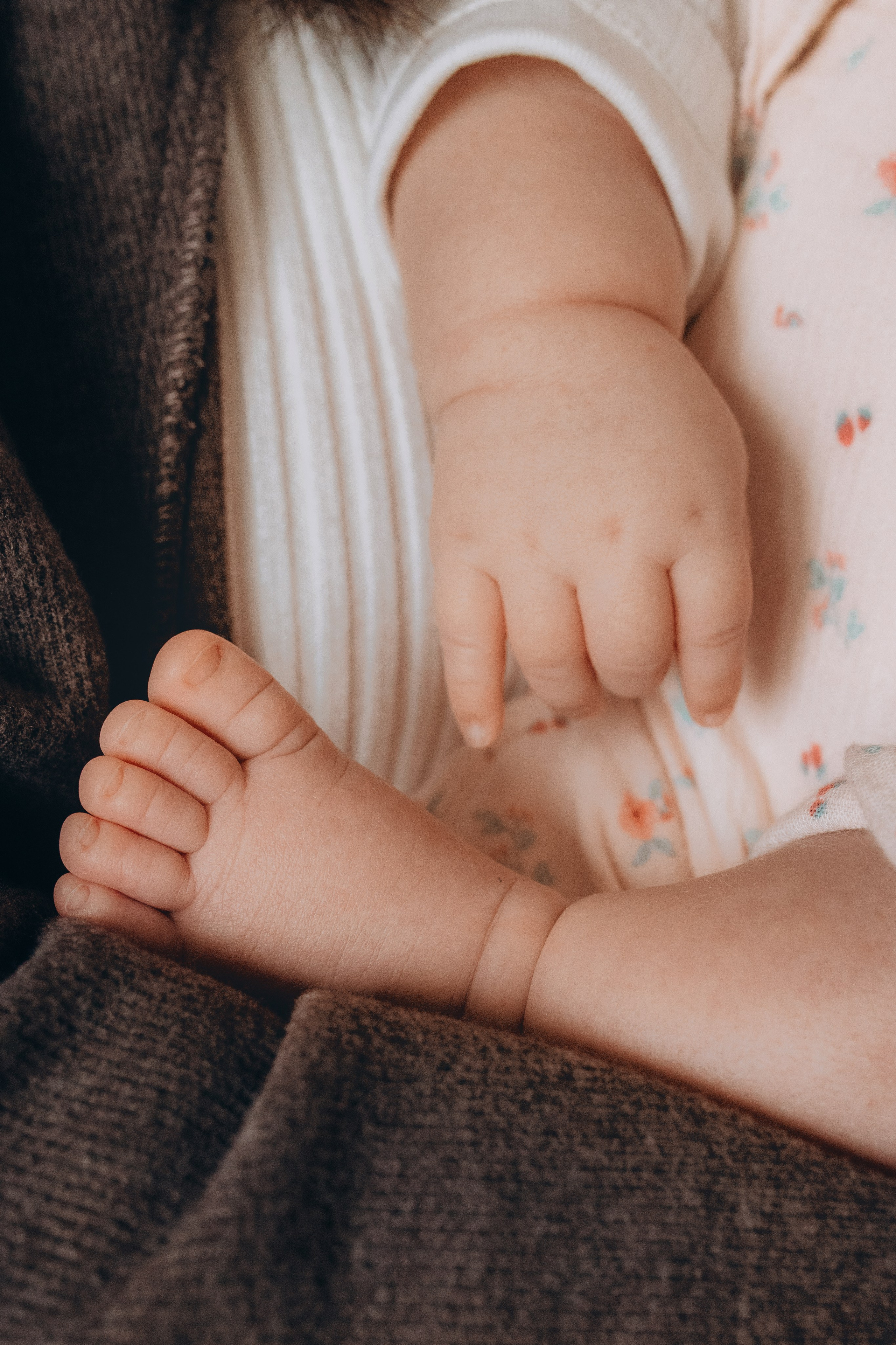 Séance nouveau-né. Photographe des familles et enfants à Nantes et alentours