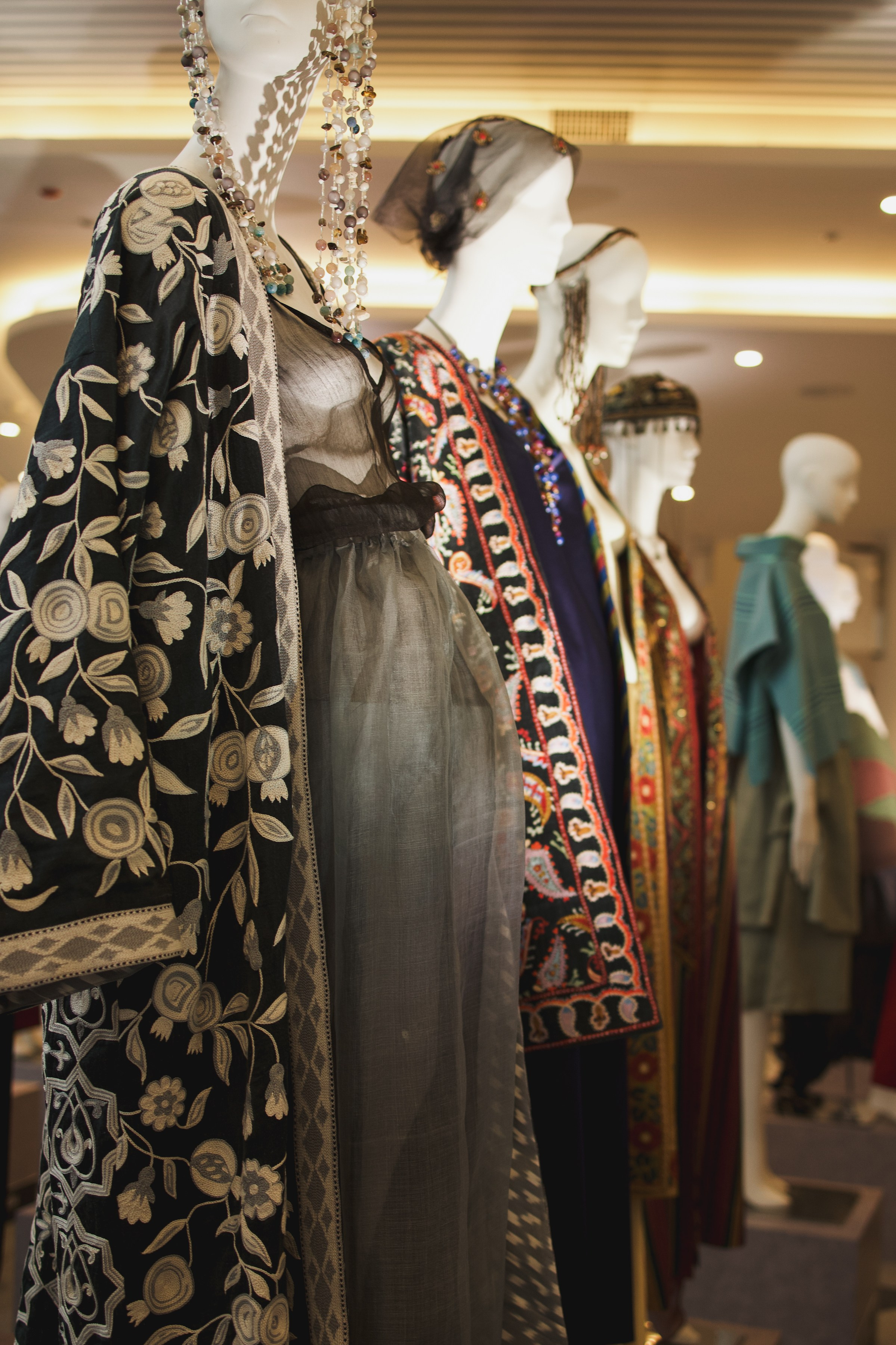 Выставка Наследие Fashion summit BRICS 2024. Фотосессии и репортаж — Фотограф в Москве — Рина Серёгина