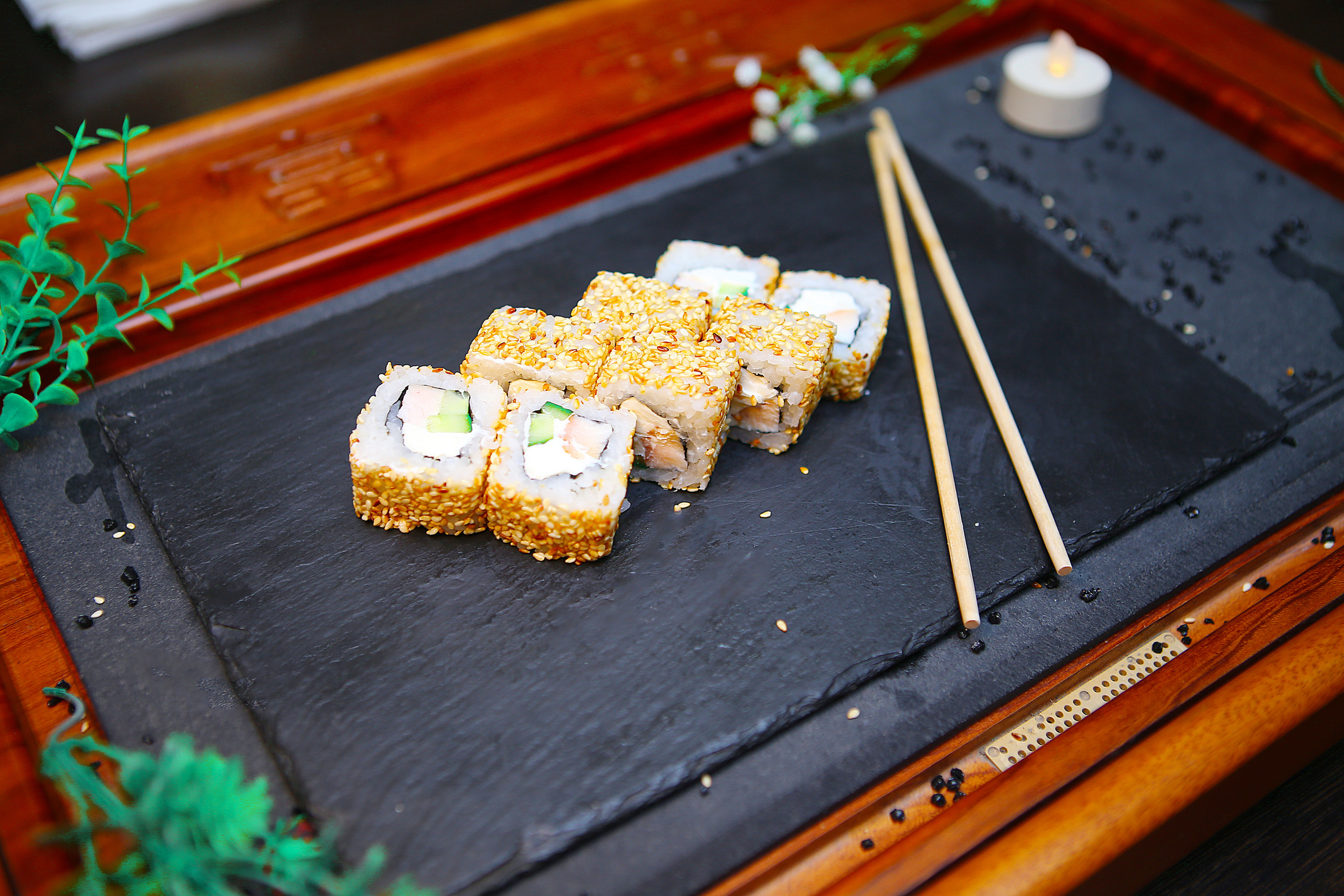 Ролы для Wild West. Свадебный и предметный фотограф Ренат Каламперов