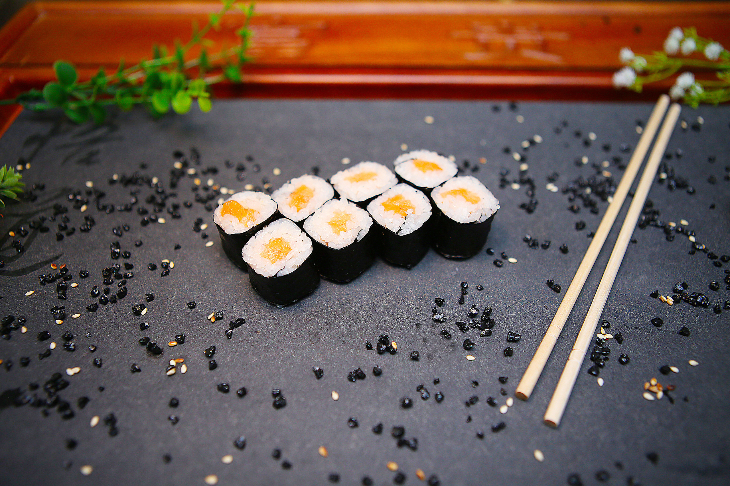 Ролы для Wild West. Свадебный и предметный фотограф Ренат Каламперов