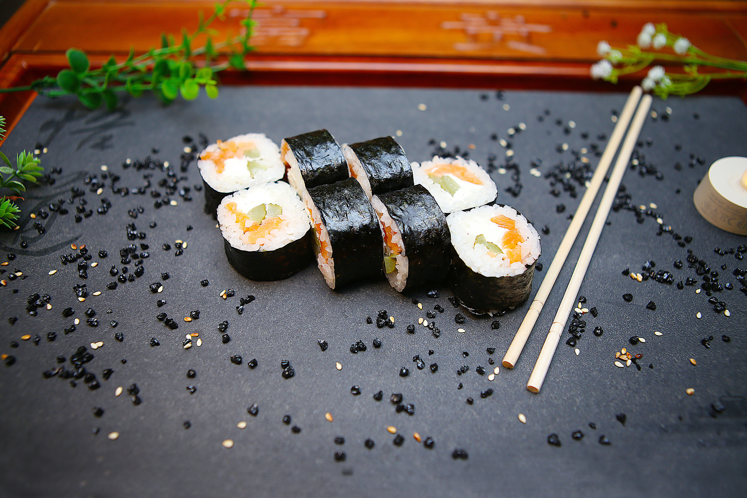 Ролы для Wild West. Свадебный и предметный фотограф Ренат Каламперов