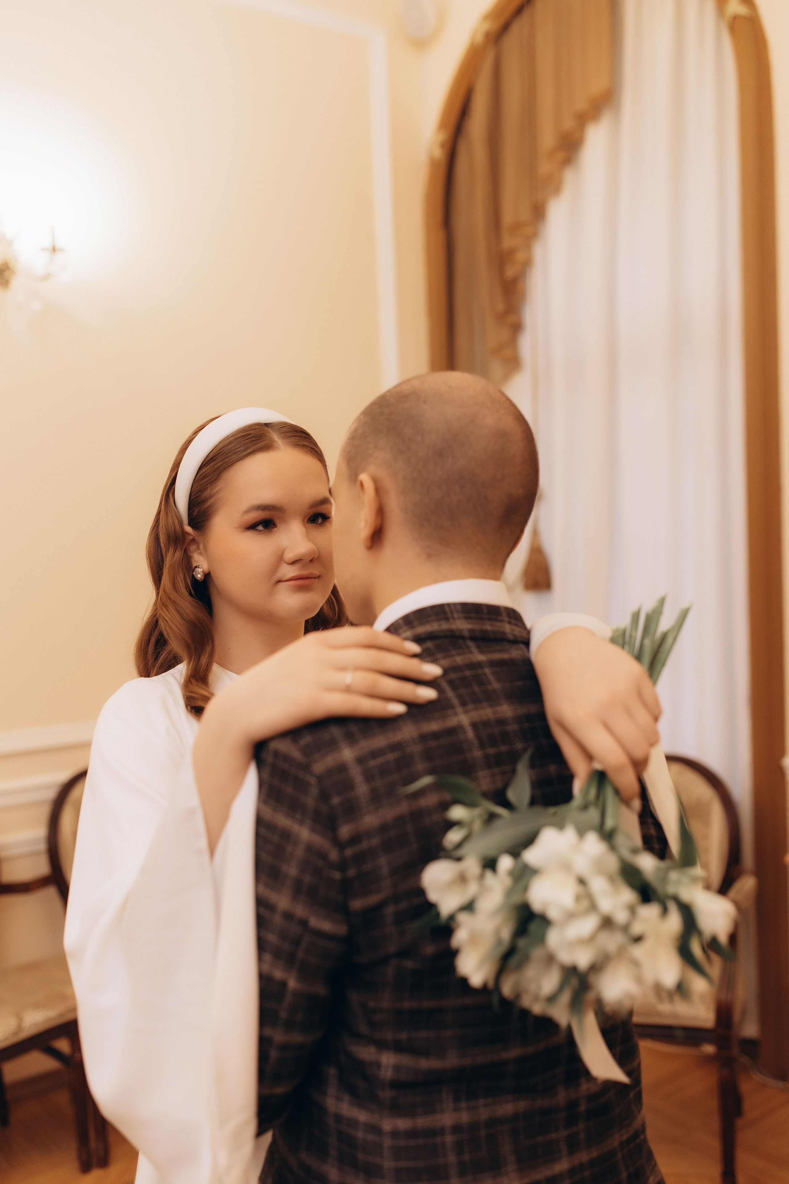 Свадебная фотосессия в загсе Петроградского района и прогулка. Фотограф в Санкт-Петербурге Разиля Идиятуллина