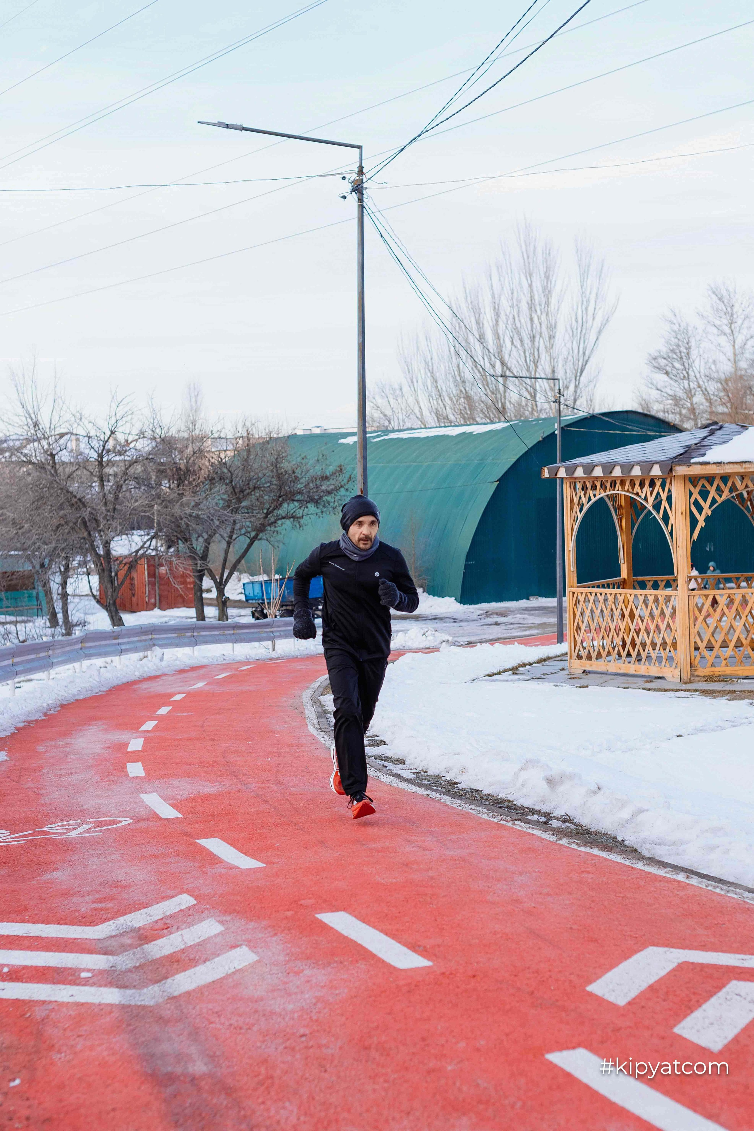 RUNHARD BY SPORTNATION