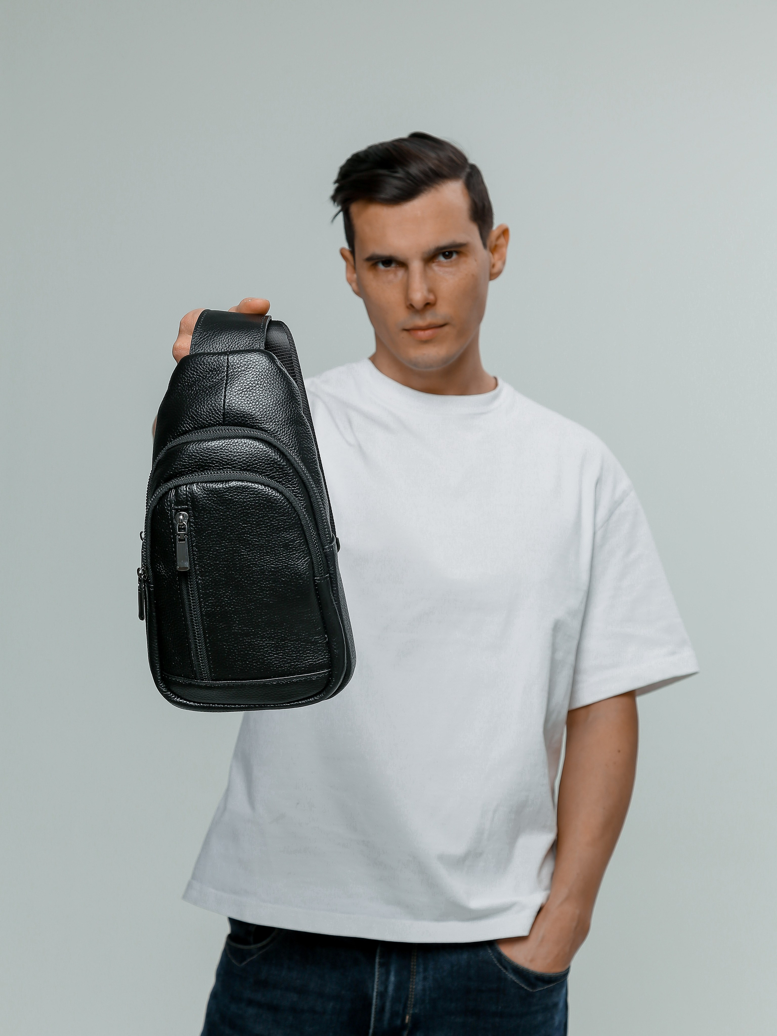 Коммерческая фотосессия мужских сумок для маркетплейсов и социальных сетей. Fashion фотограф в Санкт-Петербурге Савинова Ирина