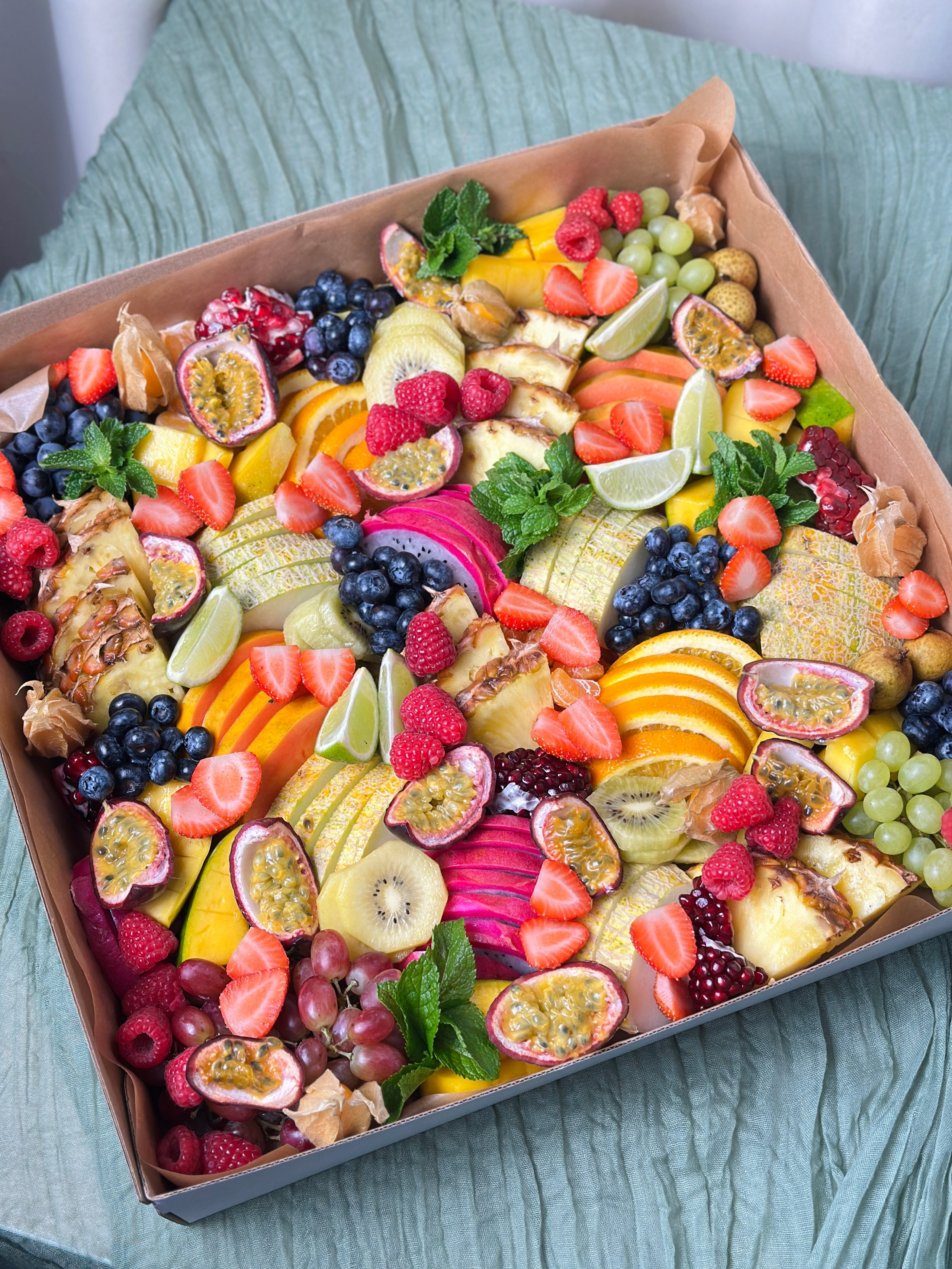 ГастроБоксы. Выездной кейтеринг, съедобные букеты, торты и сладости на заказ