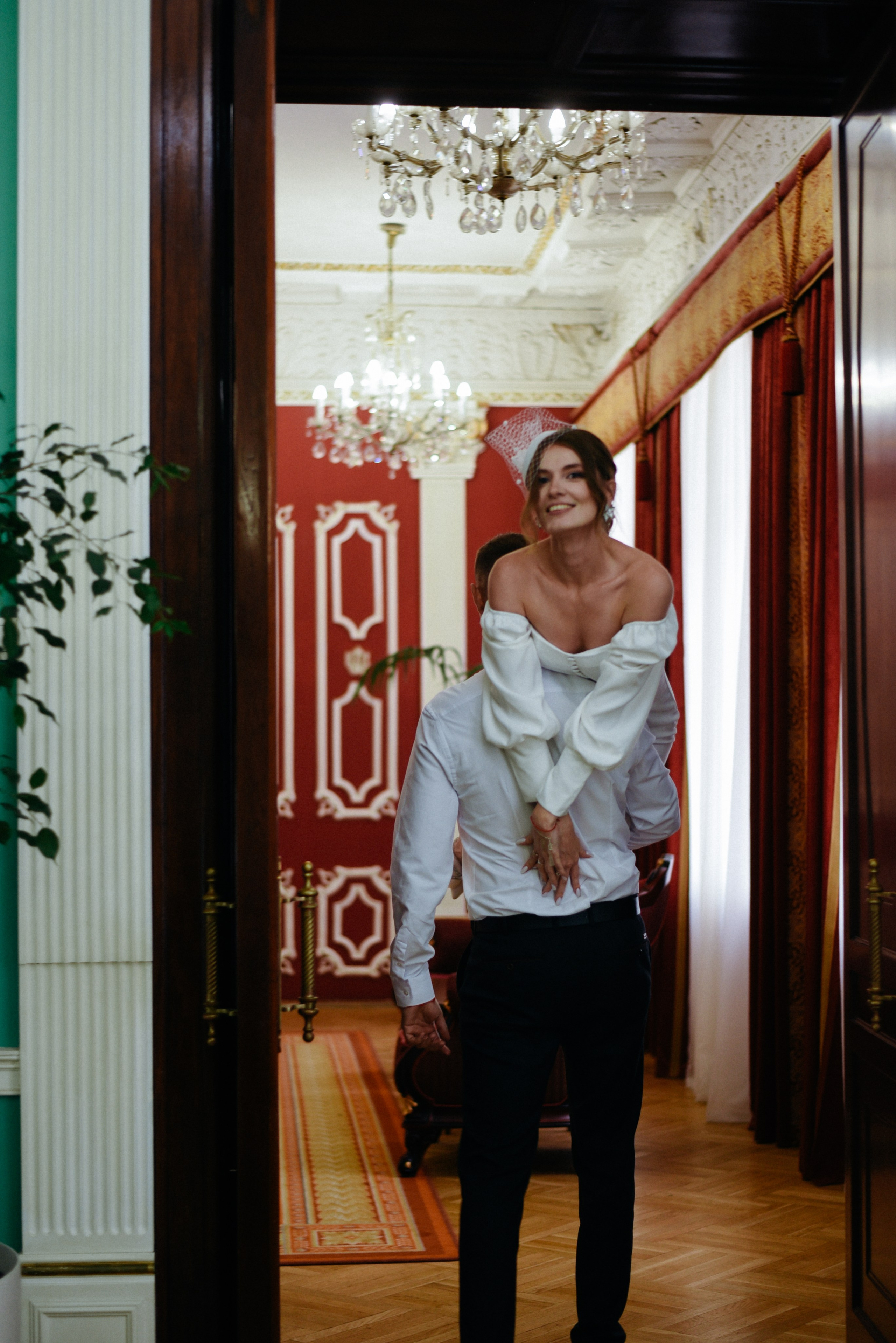 Егор и Виктория Грибоедовский ЗАГС и прогулка по городу. Фотограф Лола Волна, город Москва