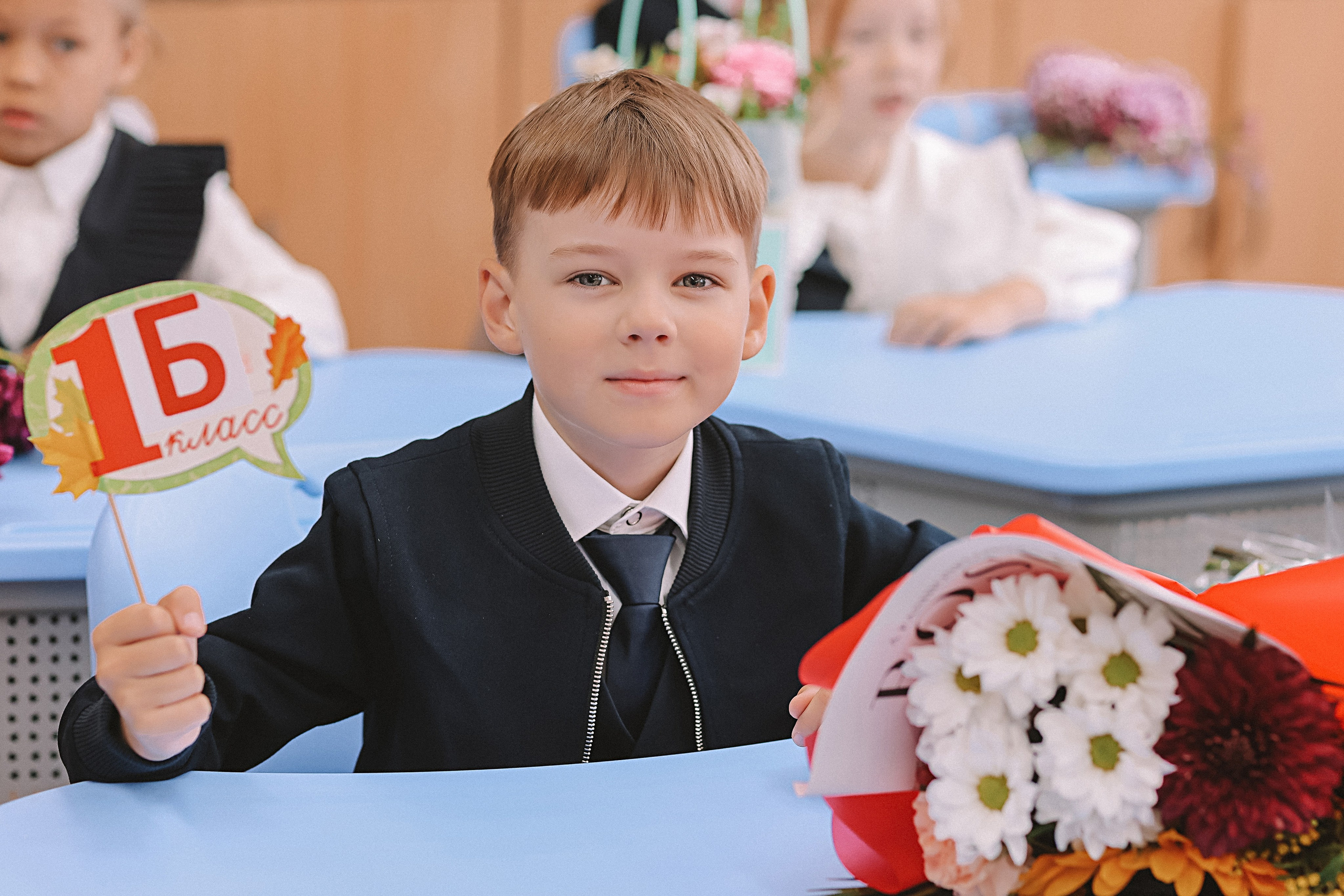 1 сентября линейка+кл час+портреты. Семейный фотограф Тюмень, фотограф на роды Салмина Мария