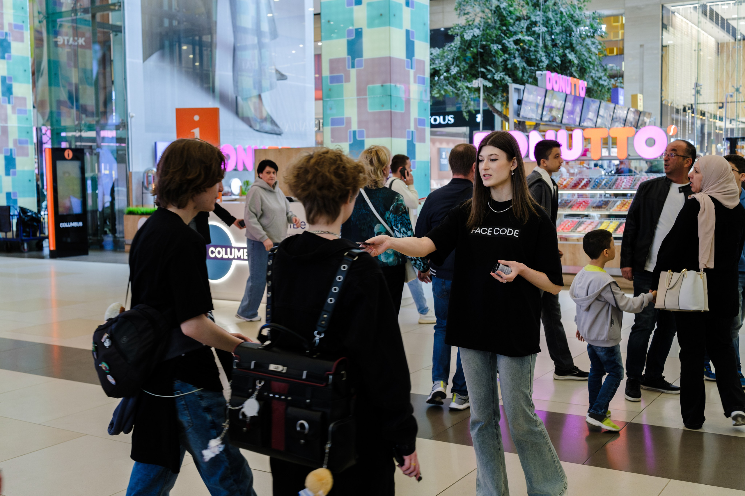 Открытие FACECODE. Репортажный и портретный фотограф в Москве Илья Спиридонов