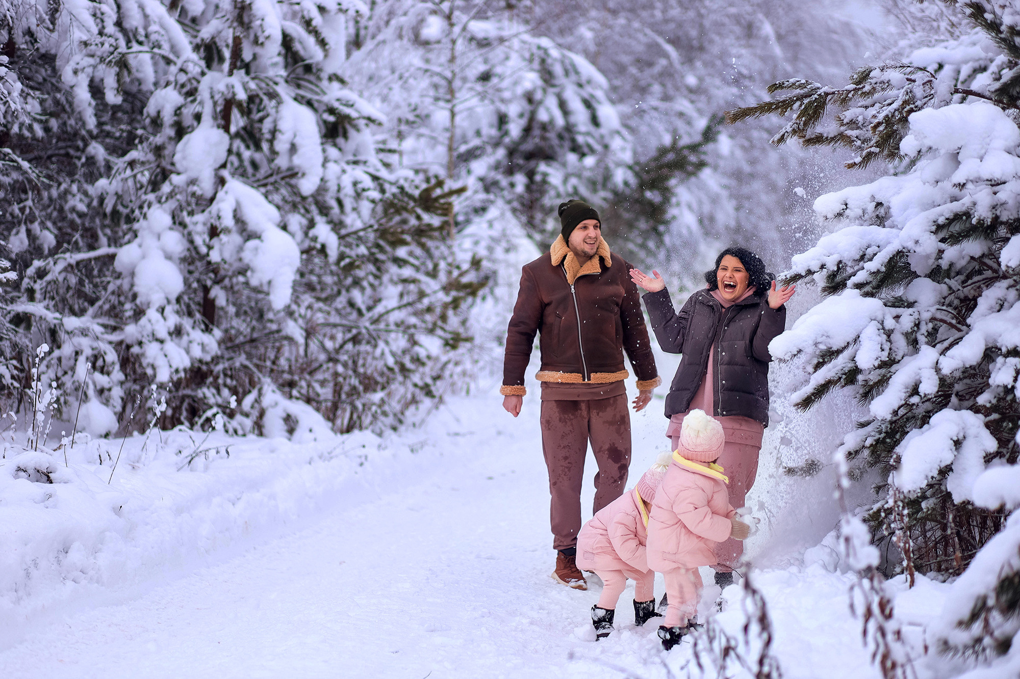 Зимняя съёмка в лесу для Олеси и её семьи. Детский и семейный фотограф в Твери Ольга Крестьянинова