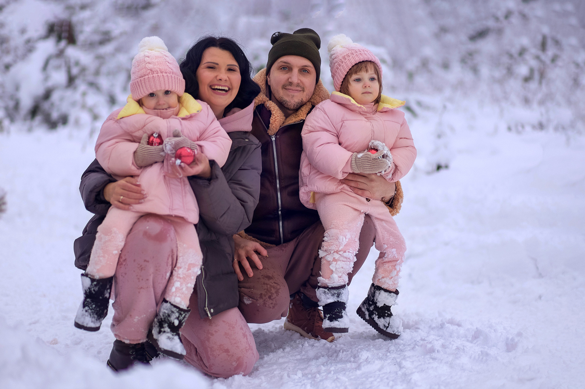 Зимняя съёмка в лесу для Олеси и её семьи. Детский и семейный фотограф в Твери Ольга Крестьянинова