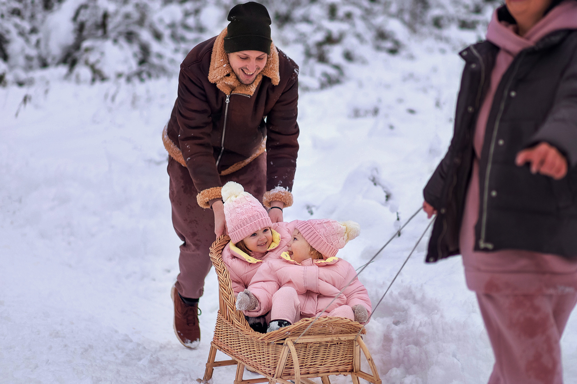 Зимняя съёмка в лесу для Олеси и её семьи. Детский и семейный фотограф в Твери Ольга Крестьянинова