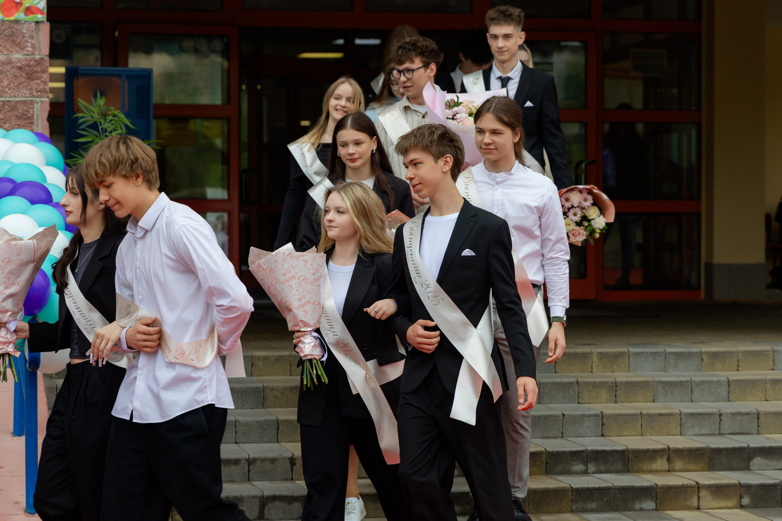 Последний звонок 2025 в Минске. Свадебный фотограф в Минске/Беларуси Сергей Спиридонов