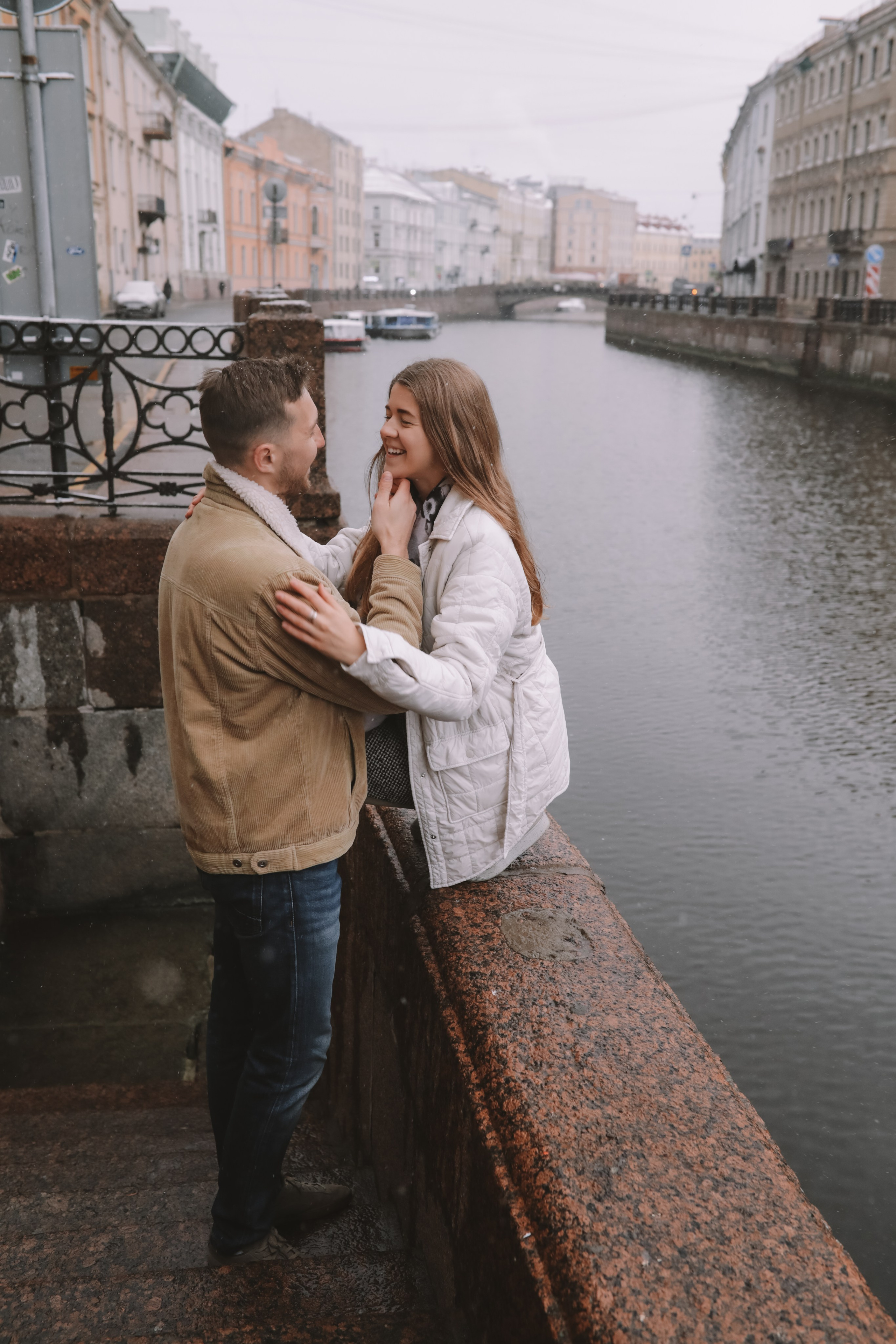 Фотопрогулка по Дворцовой площади под первым снегом, в Санкт-Петербурге. Фотограф в Санкт-Петербурге Разиля Идиятуллина