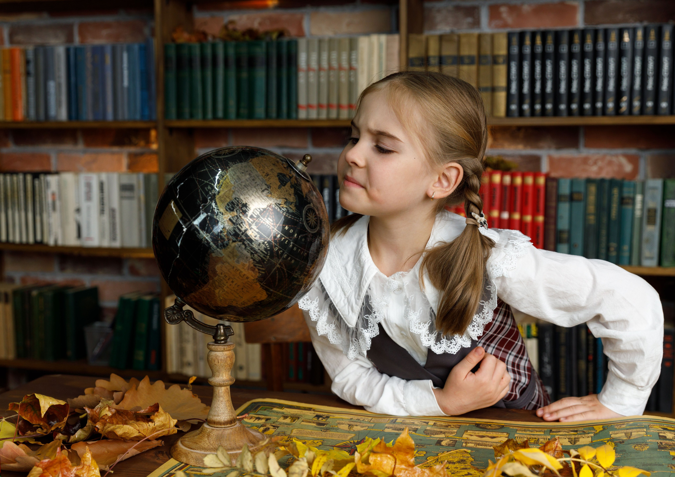 Элеонора первоклашка. Фотограф Анна Телекаева, выпускные альбомы, семейные и репортажные съемки в Омске