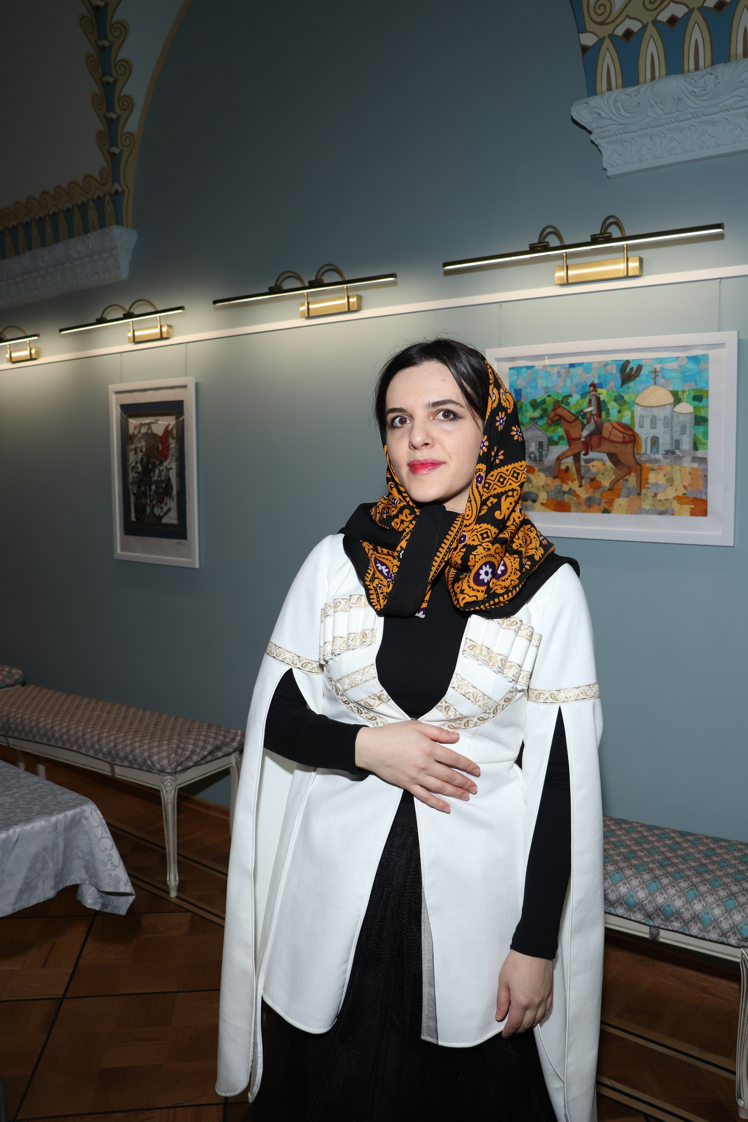 Показ-дефиле «КУЛЬТУРНЫЙ КОД В ОБРАЗЕ» от РОО «Сибирское землячество в Санкт-Петербурге» (6 марта 2025). Ивентный фотограф в Санкт-Петербурге Олег Комков