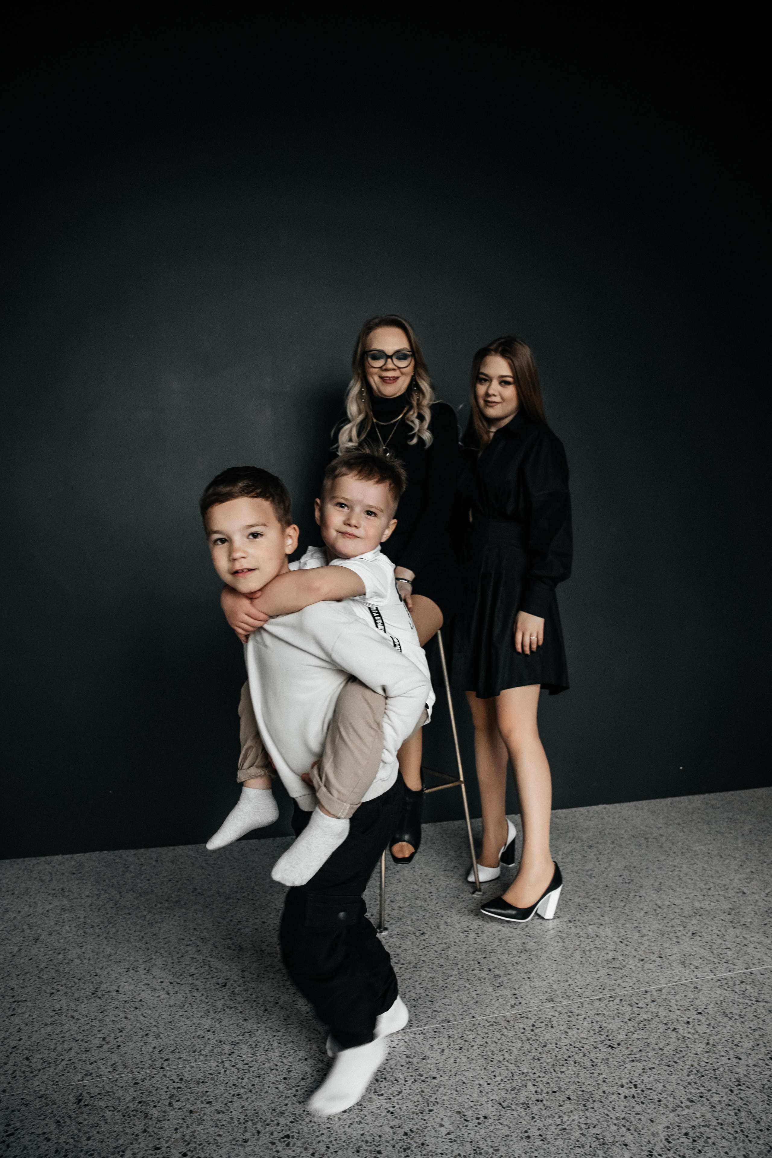 Семейная студийная съемка. Свадебный и семейный фотограф в Краснодар, Россия