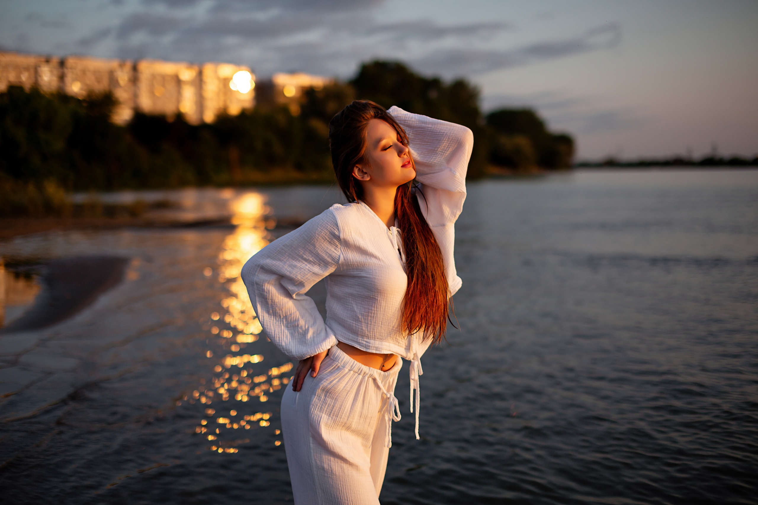 У воды. Https://malovafoto.ru