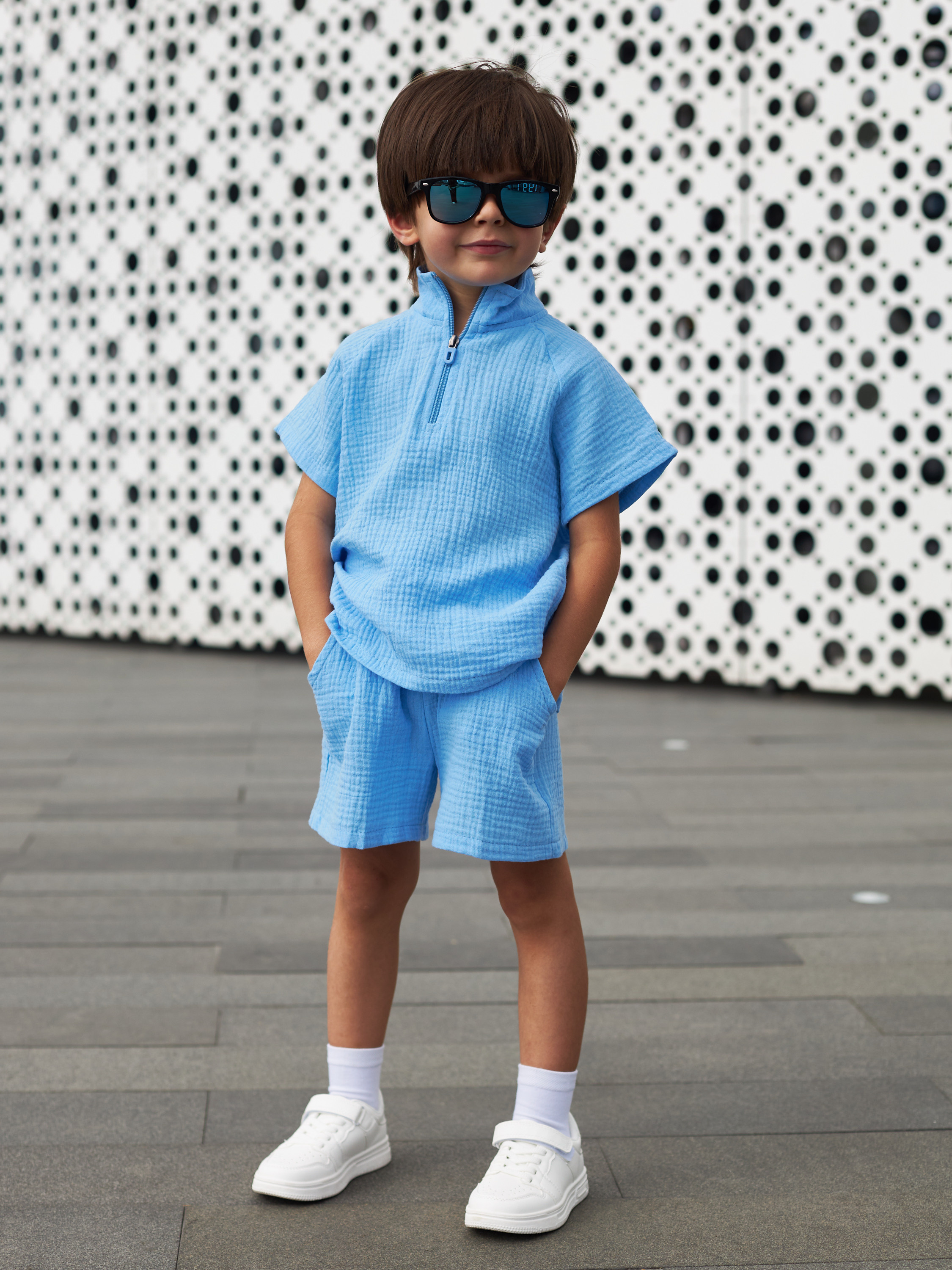 Фотосъемка костюма для мальчика Екатеринбург Wildberries ВБ Ozon Озон фотосессия детей Екб заказать цена фотосъемка товара WB школа Екб. Фотограф Екатеринбург Анастасия Жерновская | Маркетплейсы и нейрофото