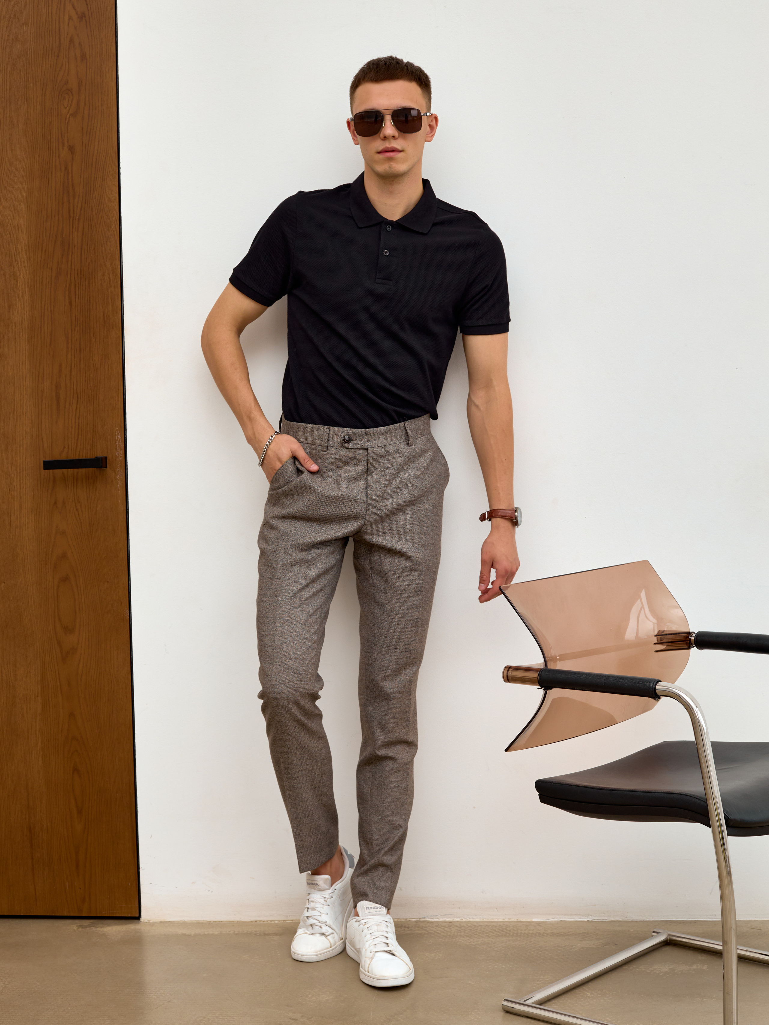 Фотосъемка базовых футболок Екатеринбург Wildberries ВБ Ozon Озон фотосессия одежды Екб заказать цена фотосъемка товара WB трикотаж Екб. Фотограф Екатеринбург Анастасия Жерновская | Маркетплейсы и нейрофото