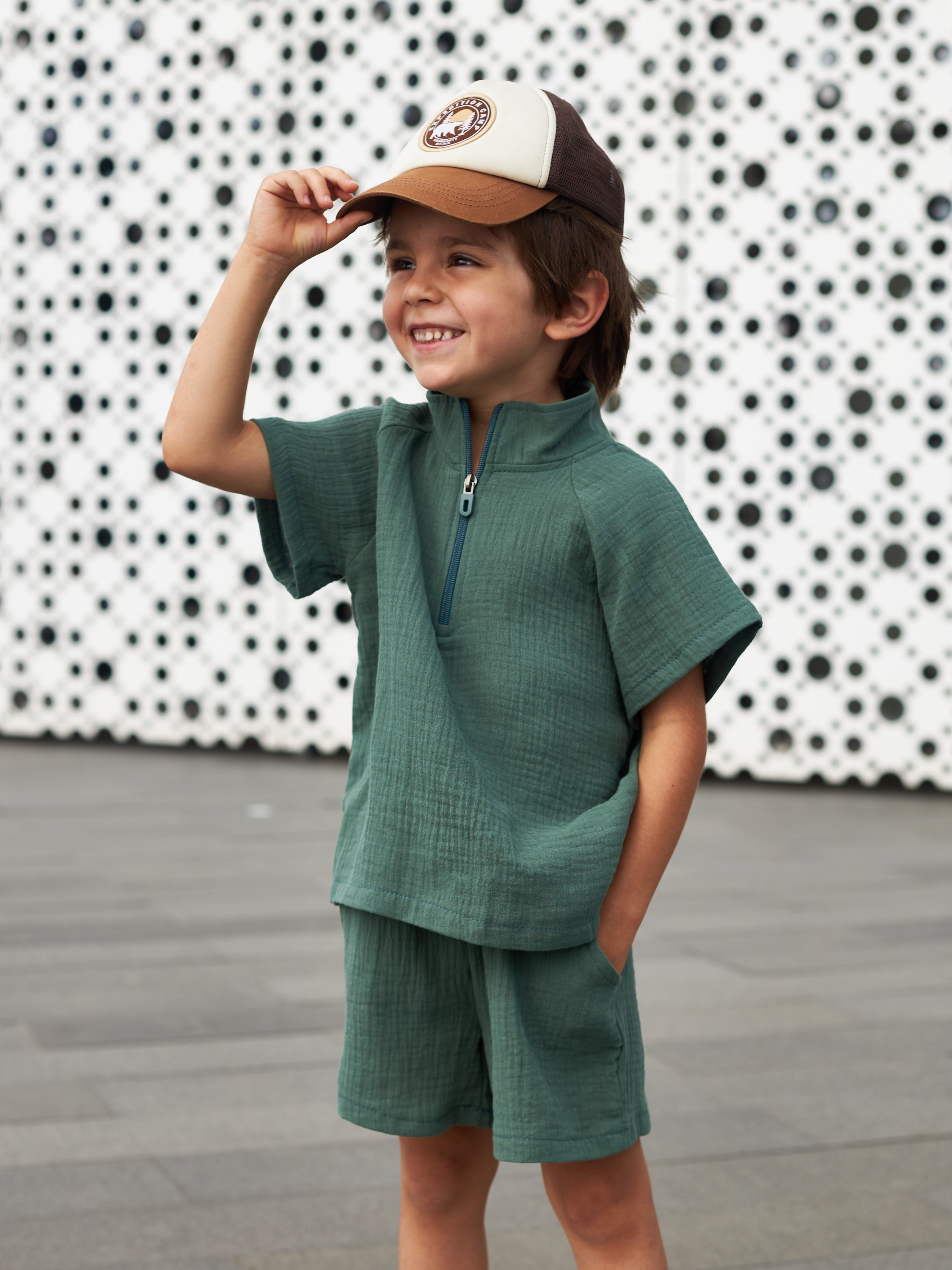 Фотосъемка костюма для мальчика Екатеринбург Wildberries ВБ Ozon Озон фотосессия детей Екб заказать цена фотосъемка товара WB школа Екб. Фотограф Екатеринбург Анастасия Жерновская | Маркетплейсы и нейрофото