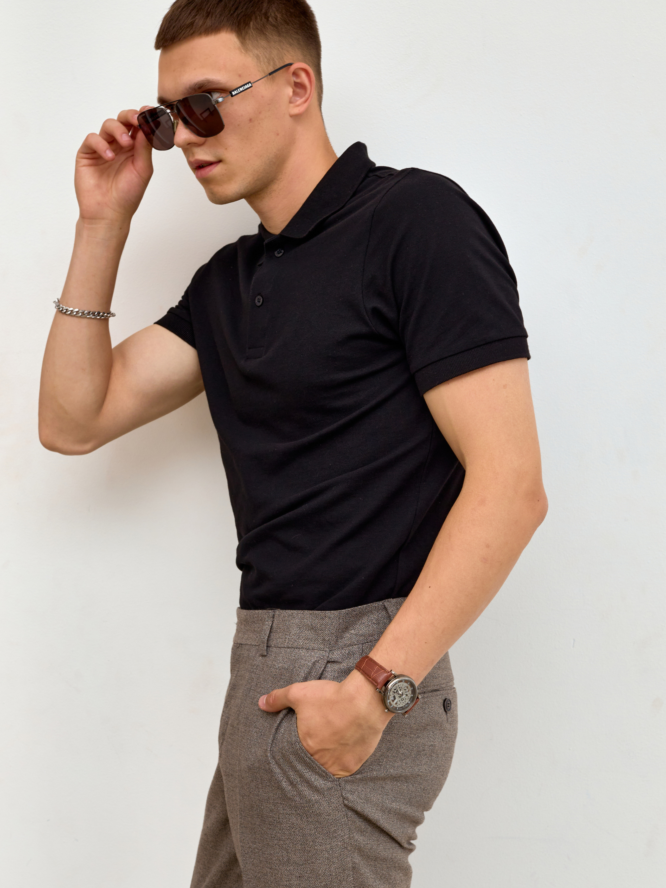 Фотосъемка базовых футболок Екатеринбург Wildberries ВБ Ozon Озон фотосессия одежды Екб заказать цена фотосъемка товара WB трикотаж Екб. Фотограф Екатеринбург Анастасия Жерновская | Маркетплейсы и нейрофото