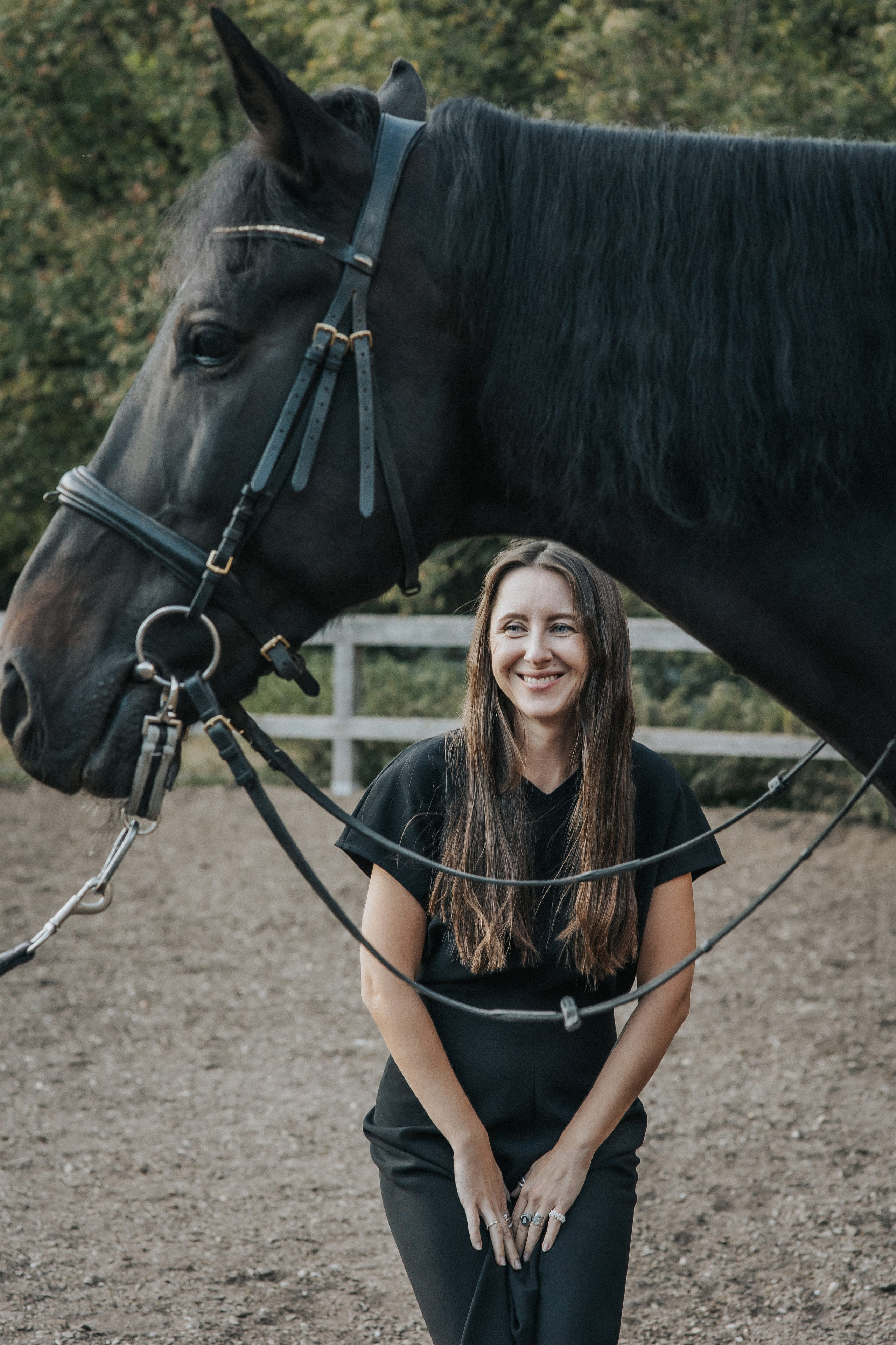 Большая семья и черный конь Султан. Семейный фотограф в Москве Наталья Чуб, заказать Фотокнигу