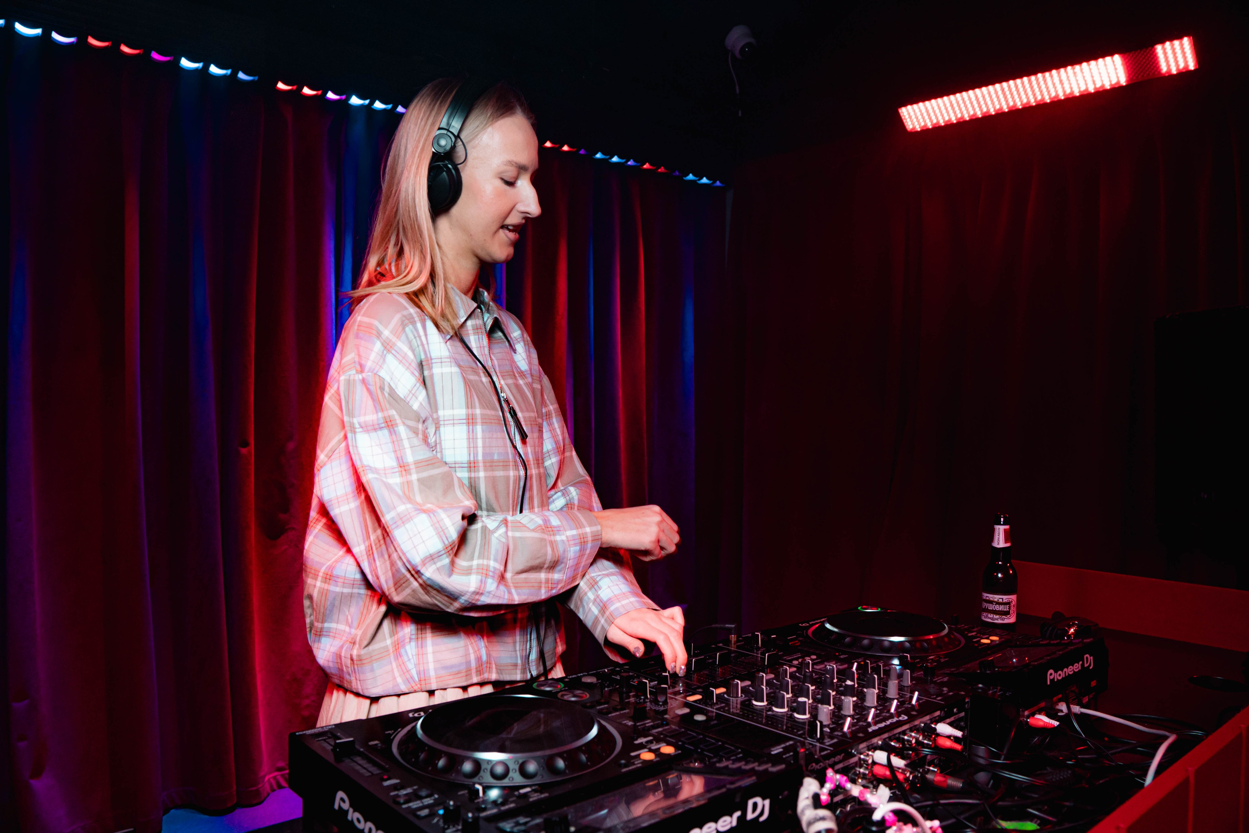 Бар ЮНИОН. Со стороны / репортажный фотограф в СПб