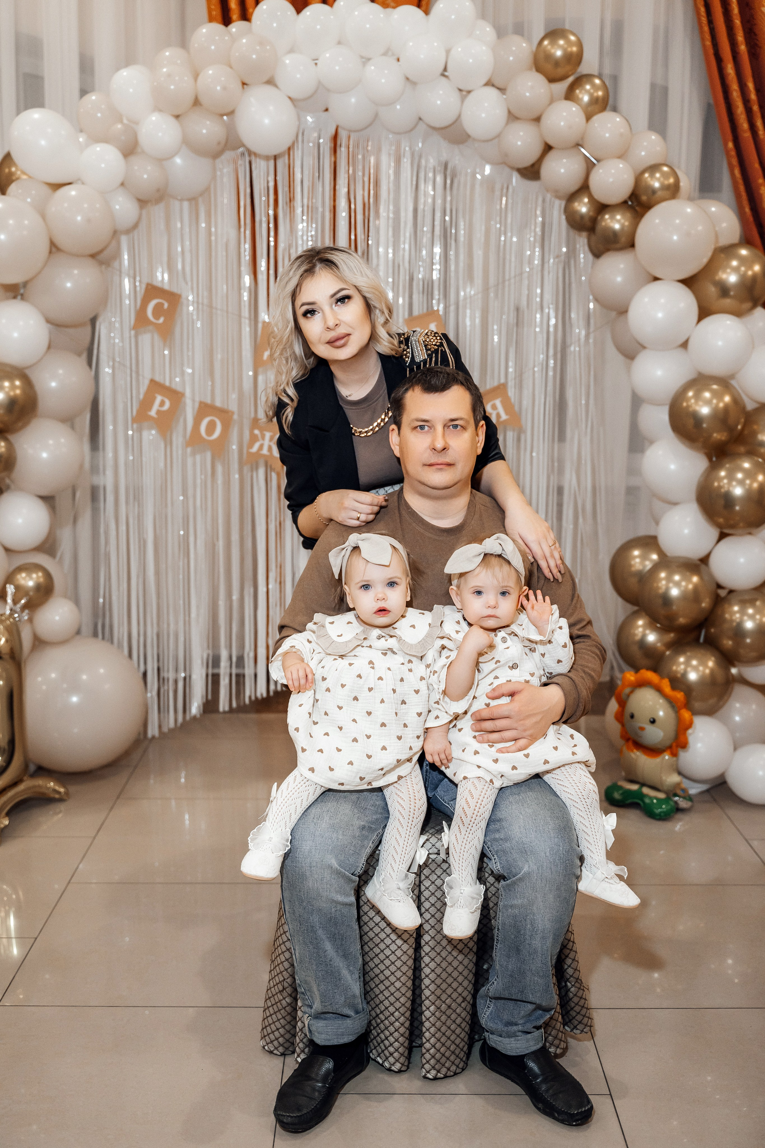 Александра и Виктория 1 годик. Семейный фотограф в Белгороде Амелина Алина