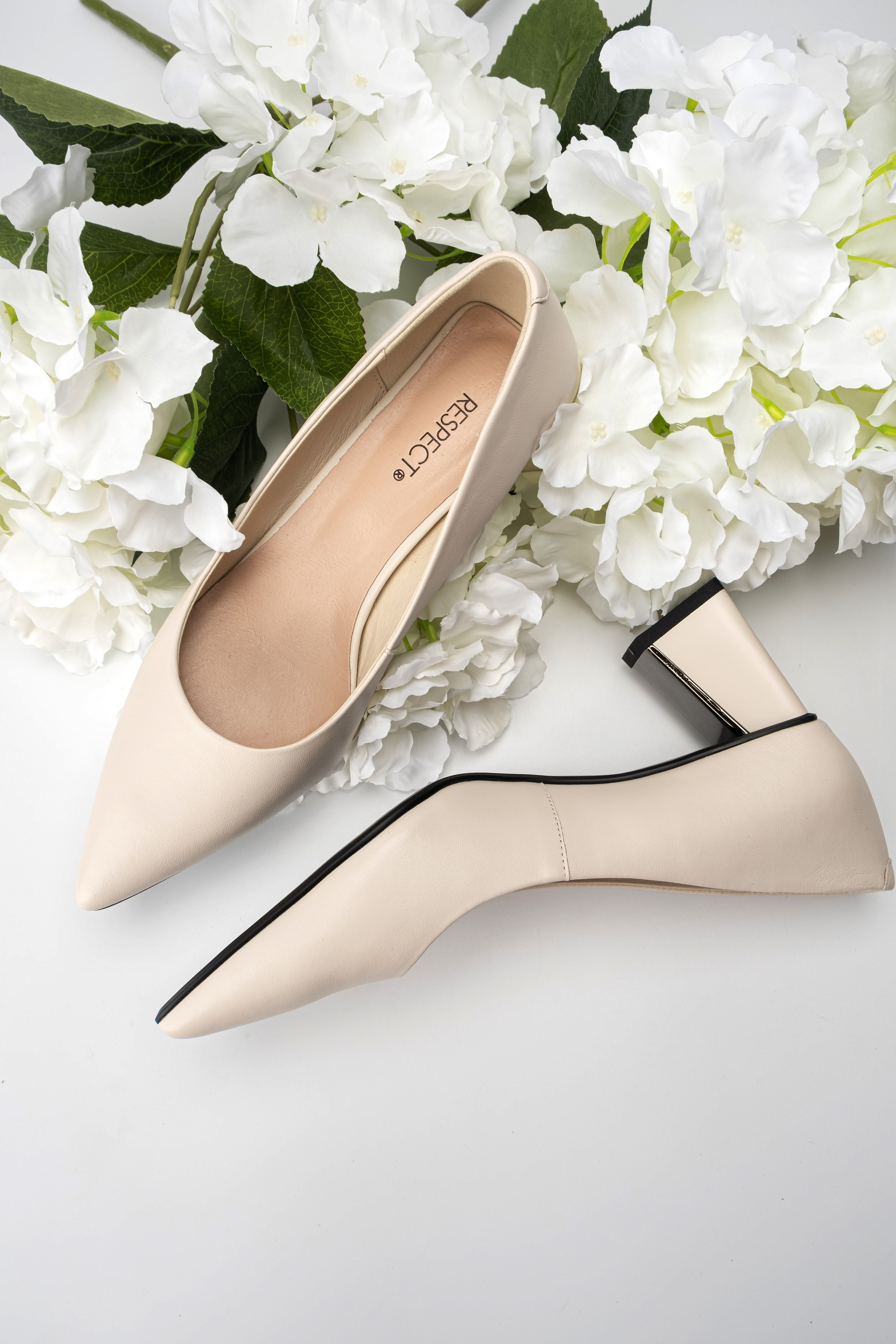 Предметная съёмка для маркетплейсов обуви. Предметный фотограф в Симферополе Антон Катунин