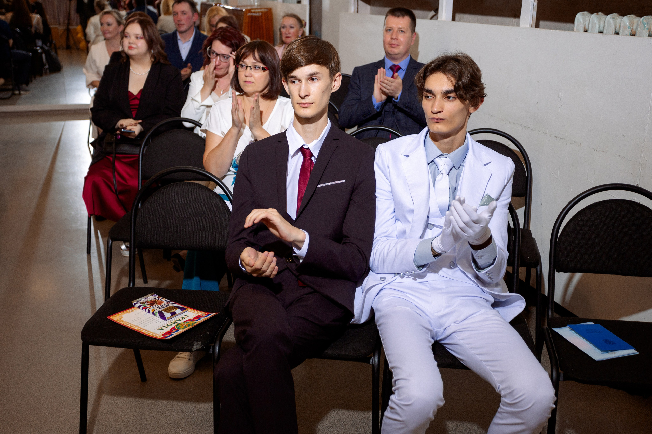 ВРУЧЕНИЕ АТТЕСТАТОВ: Пример. Все фото. Профессиональный фотограф в Ижевске Леша Петров