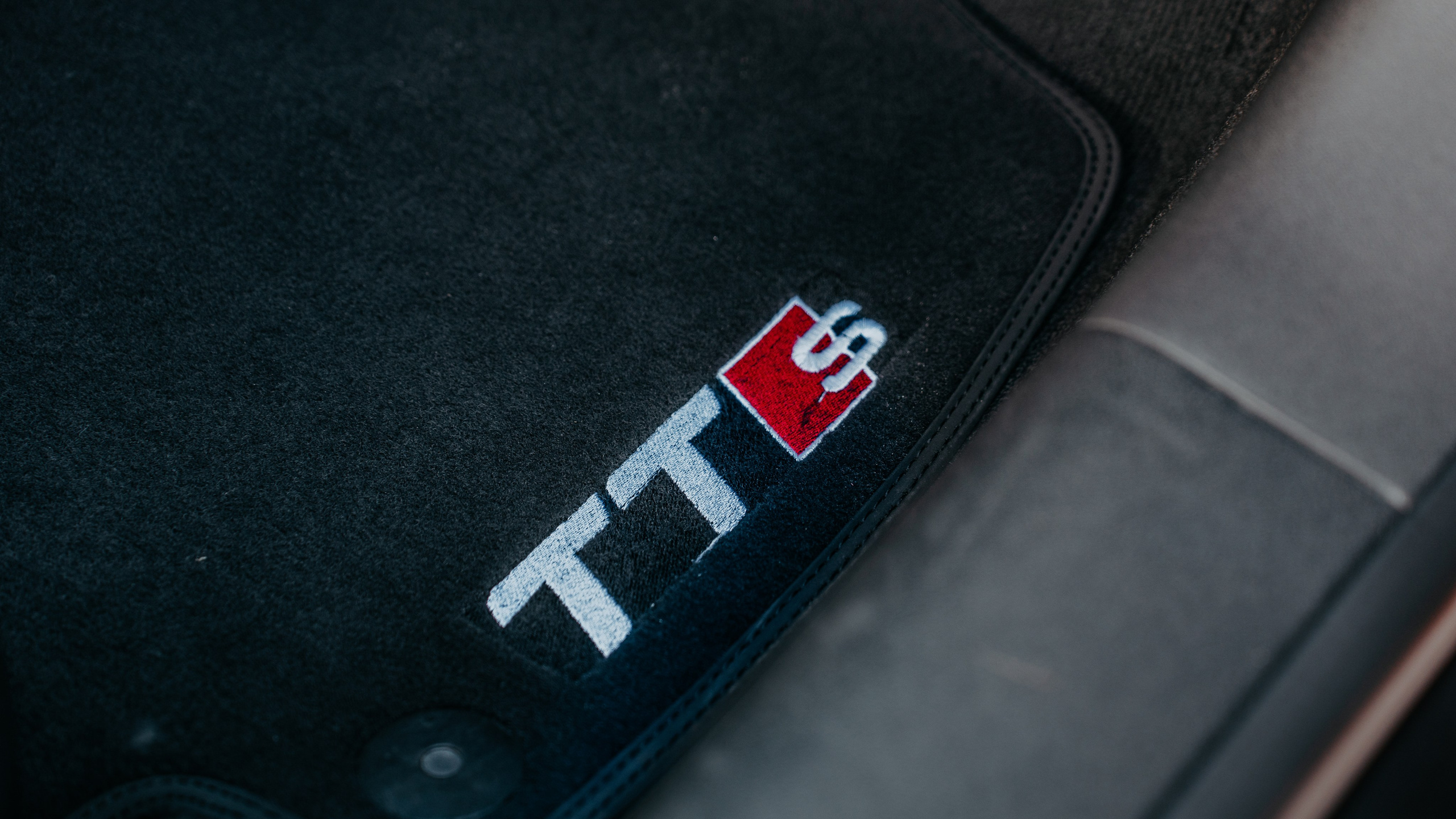 Audi TTs. Фотограф, видеограф и пилот дрона на Байкале
