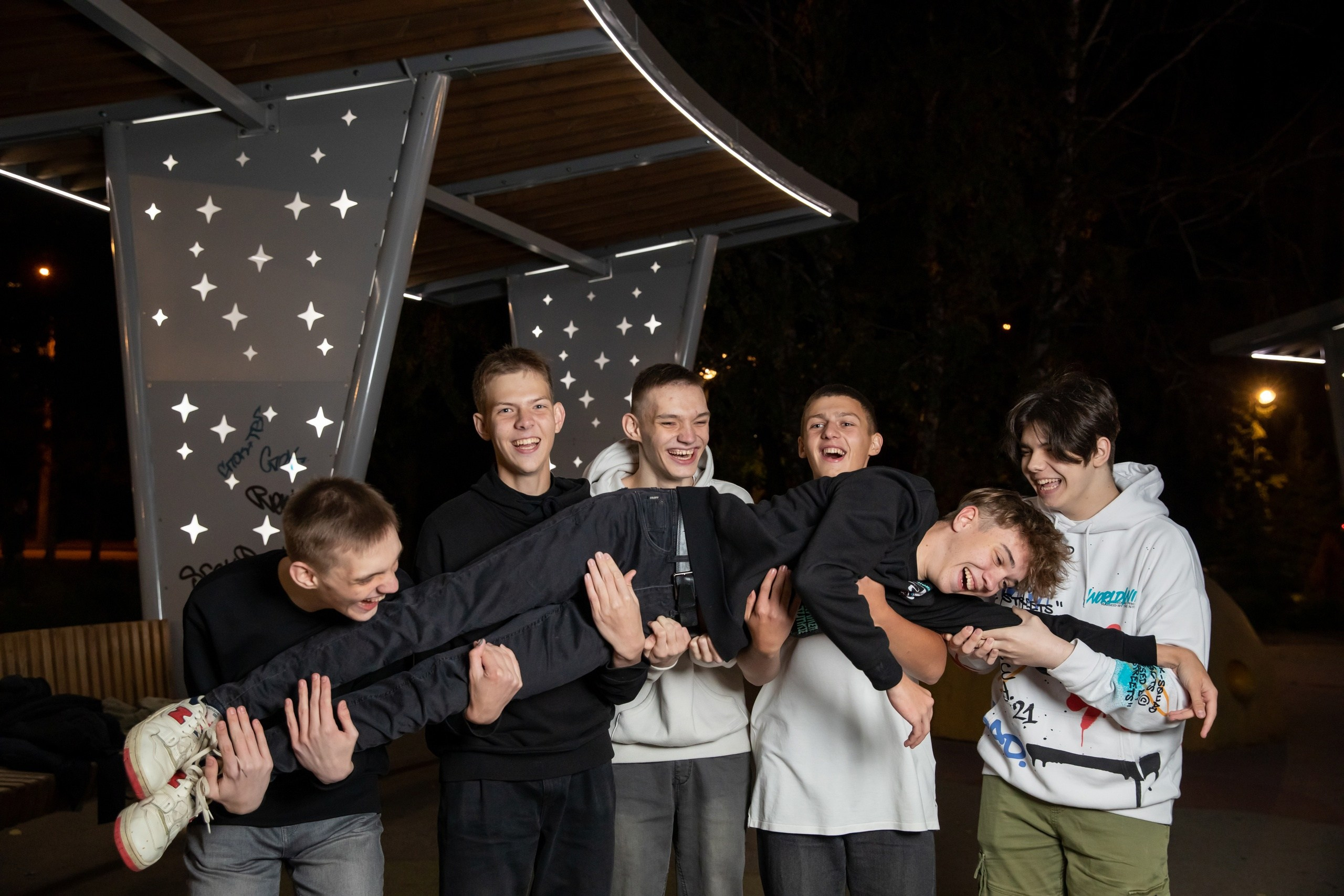 Фотосъемка на улице, в парке для школьников 9-х и 11-х классов. Выпускные альбомы Евгении Виноградовой г. Липецк