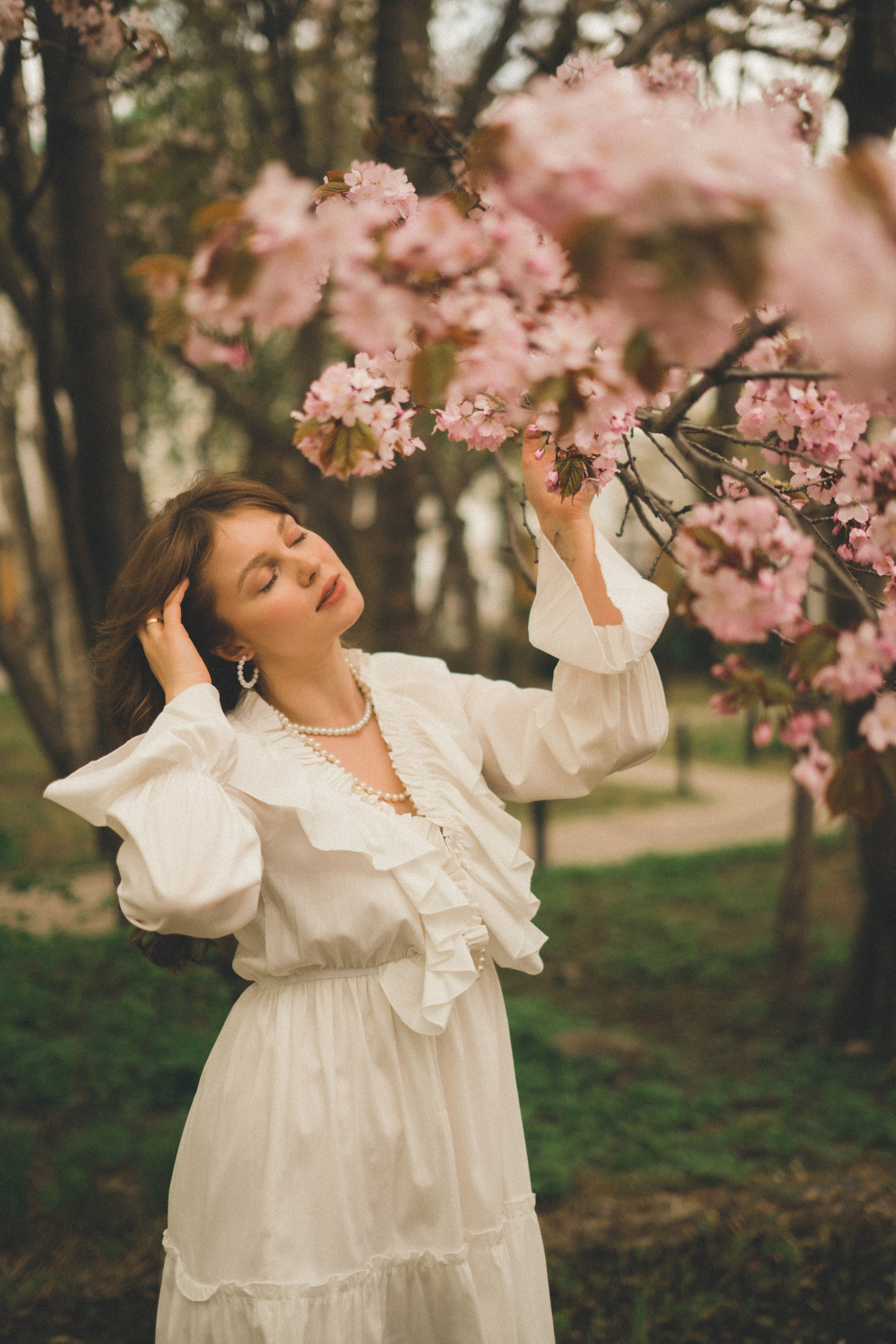 Девушка и сакура. Фотограф сахалин