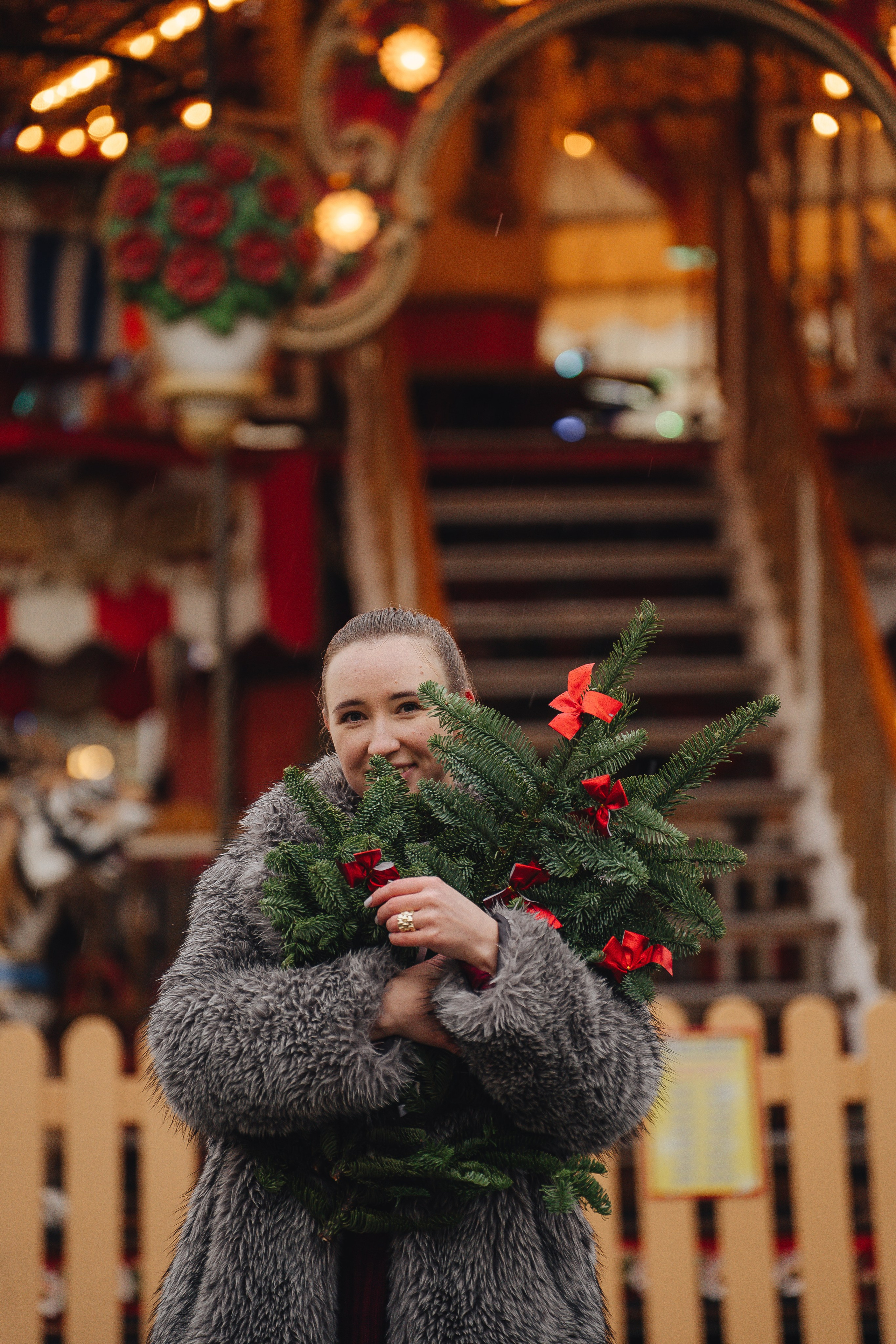ПРОГУЛКА НА МАНЕЖНОЙ ПЛОЩАДИ ДЛЯ ДЕВУШКИ ПЕРЕД НОВЫМ ГОДОМ (НОВОГОДНЯЯ ФОТОСЕССИИЯ НА МАНЕЖНОЙ ПЛОЩАДИ). Профессиональный фотограф, Санкт-Петербург — Виктория Богомолова