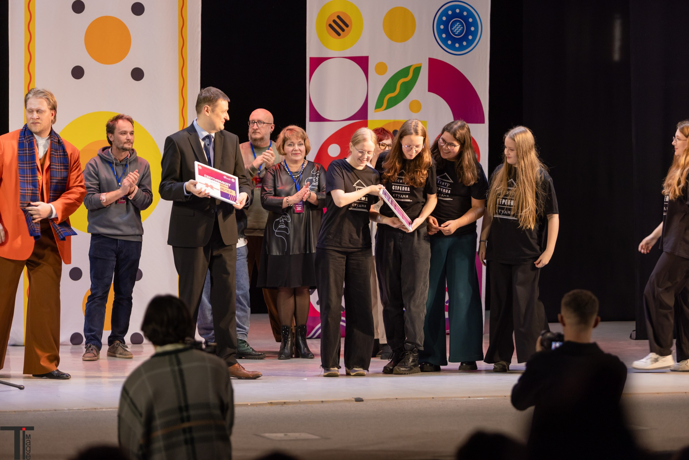 Театральная Вятка 2025. Имидж Технологии — репортажная фотография в Кирове Кировской области. Производство сувенирных магнитов, заливных этикеток и значков