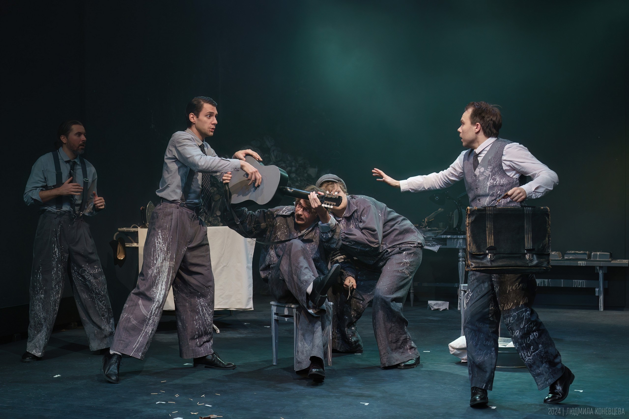 «Свет­лые души, или О том, как на­пи­сать рас­сказ», режиссер Михаил Крылов, Мастерская Петра Фоменко. Театральная фотография