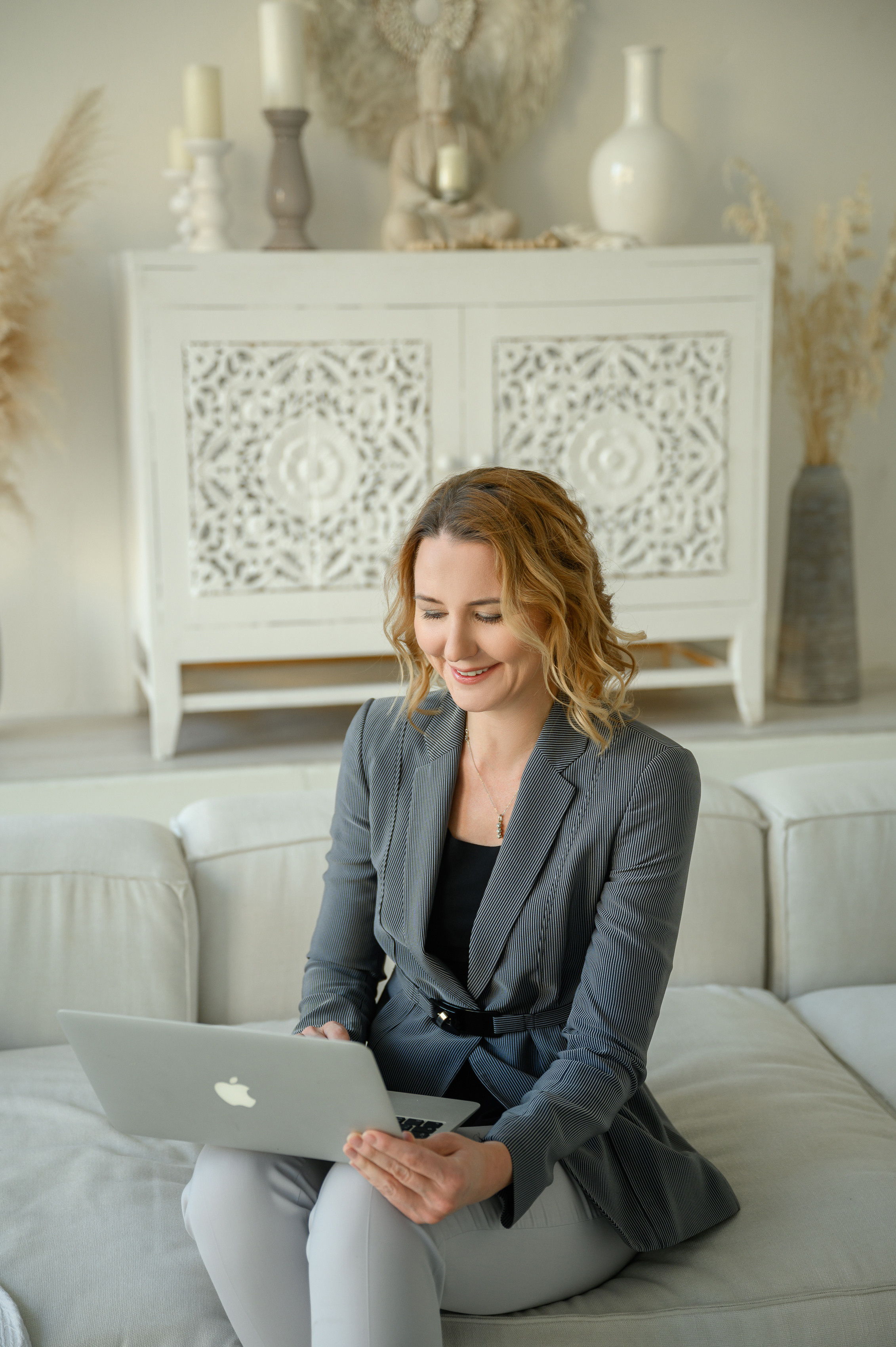 Контент-фотосессия для астропсихолога и инструктора по йоге Дины. Semerlina.ru