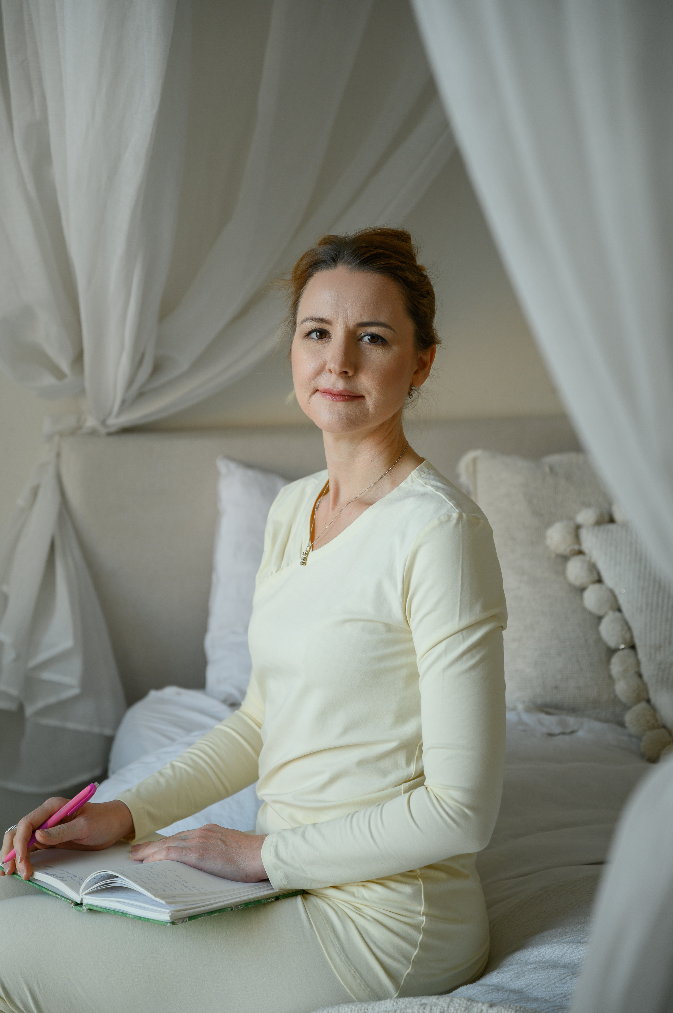 Контент-фотосессия для астропсихолога и инструктора по йоге Дины. Semerlina.ru