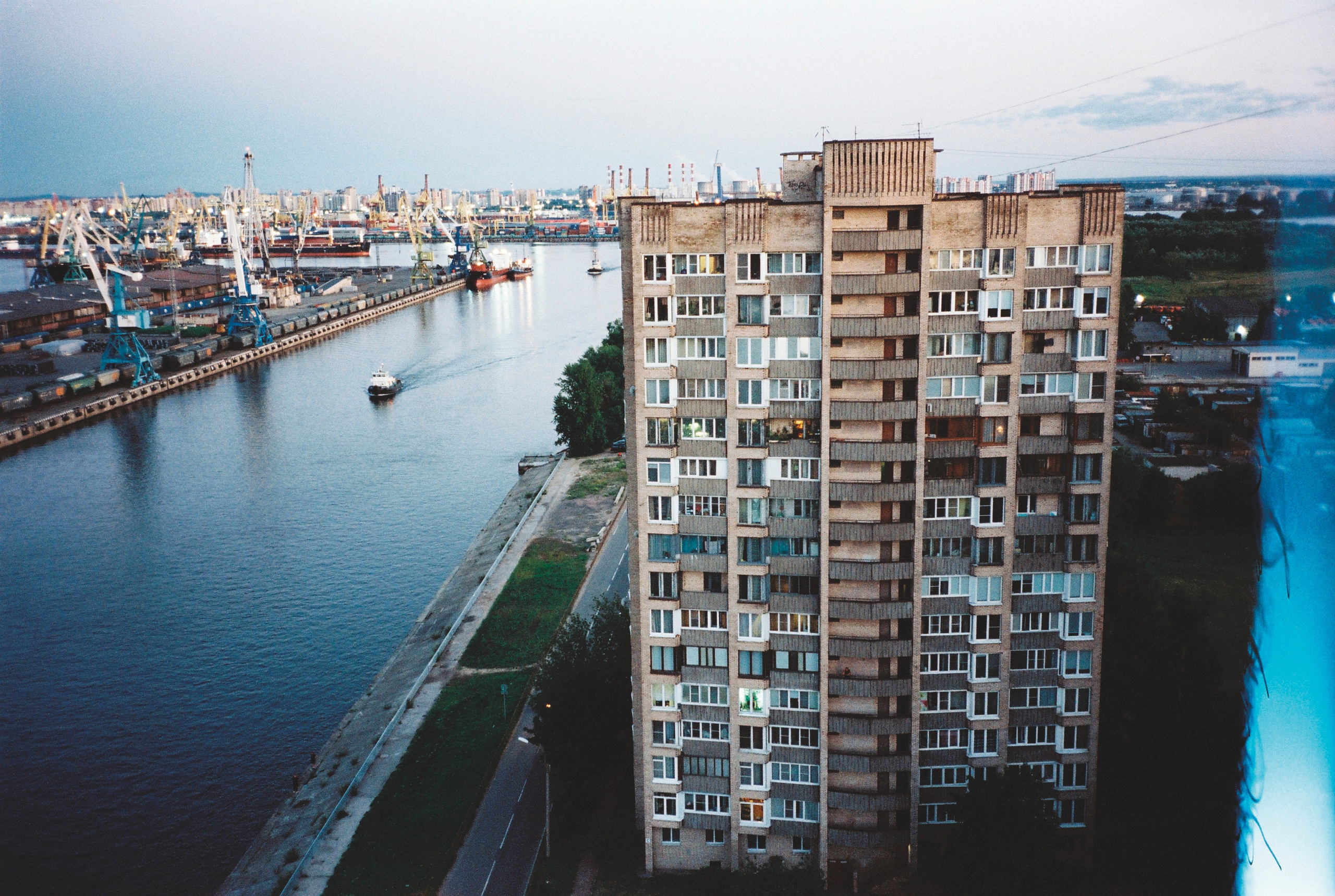 Фотографии цветные. Свадебный и семейный пленочный фотограф в Петербурге Истомина Ирина