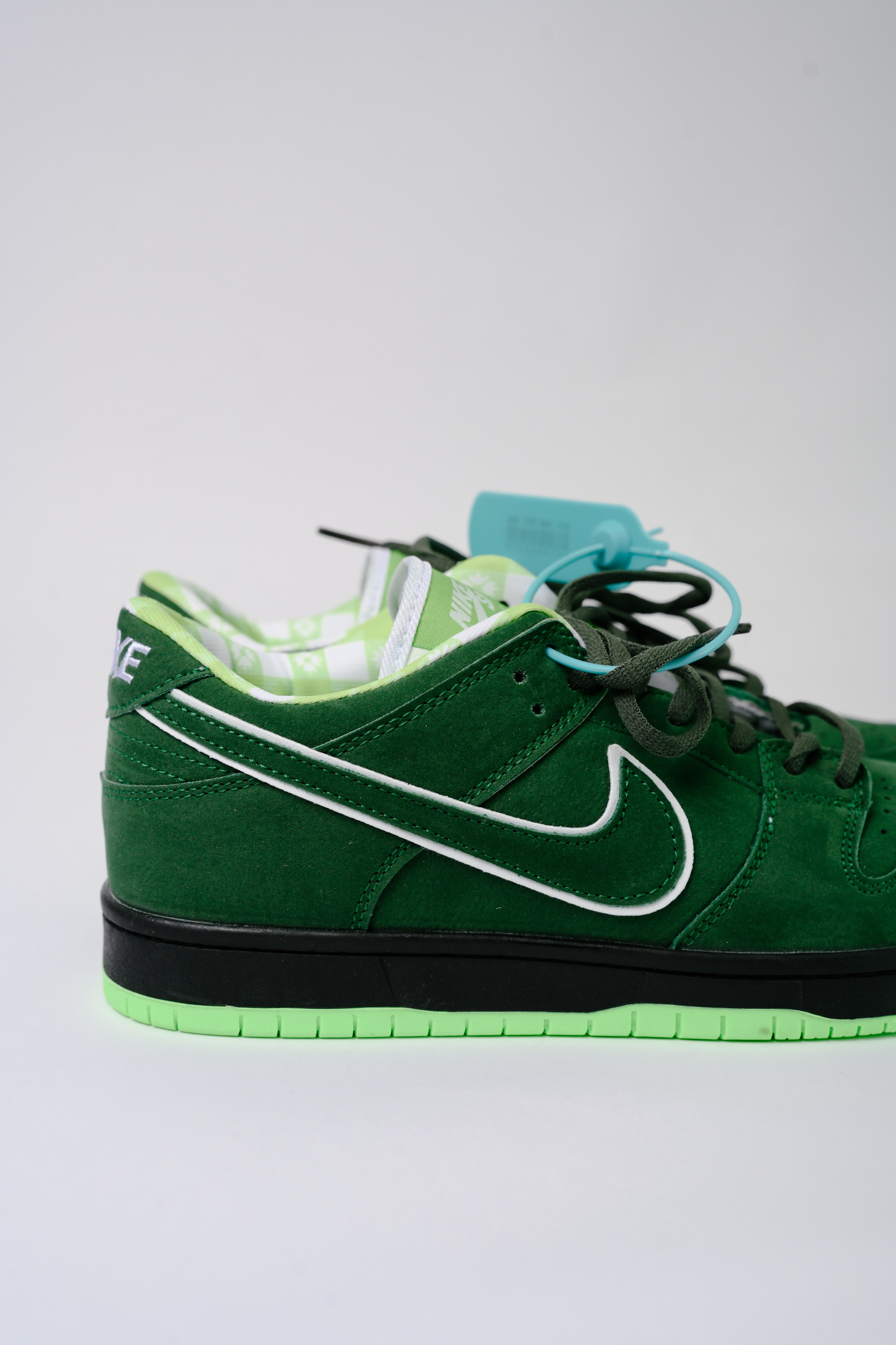 Кроссовки для wb. Фотограф в Красноярске