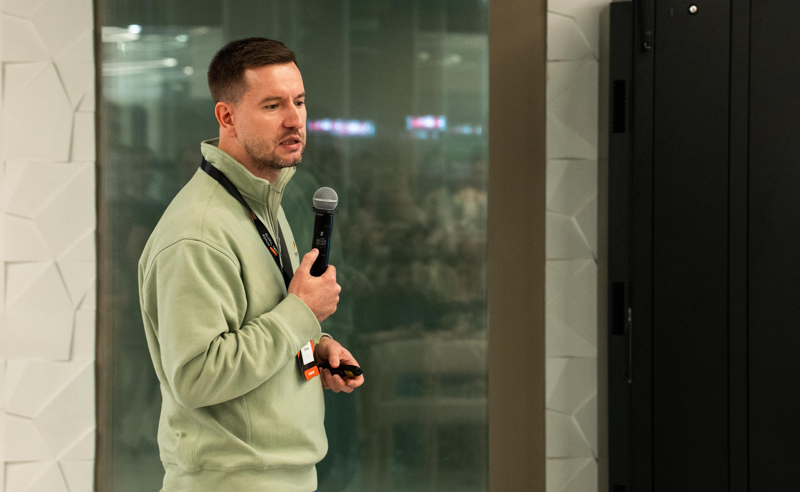 Global Tech Forum 27.03.2026. Коммерческий и художественный фотограф и видеограф в Москве Арсений Тургенев