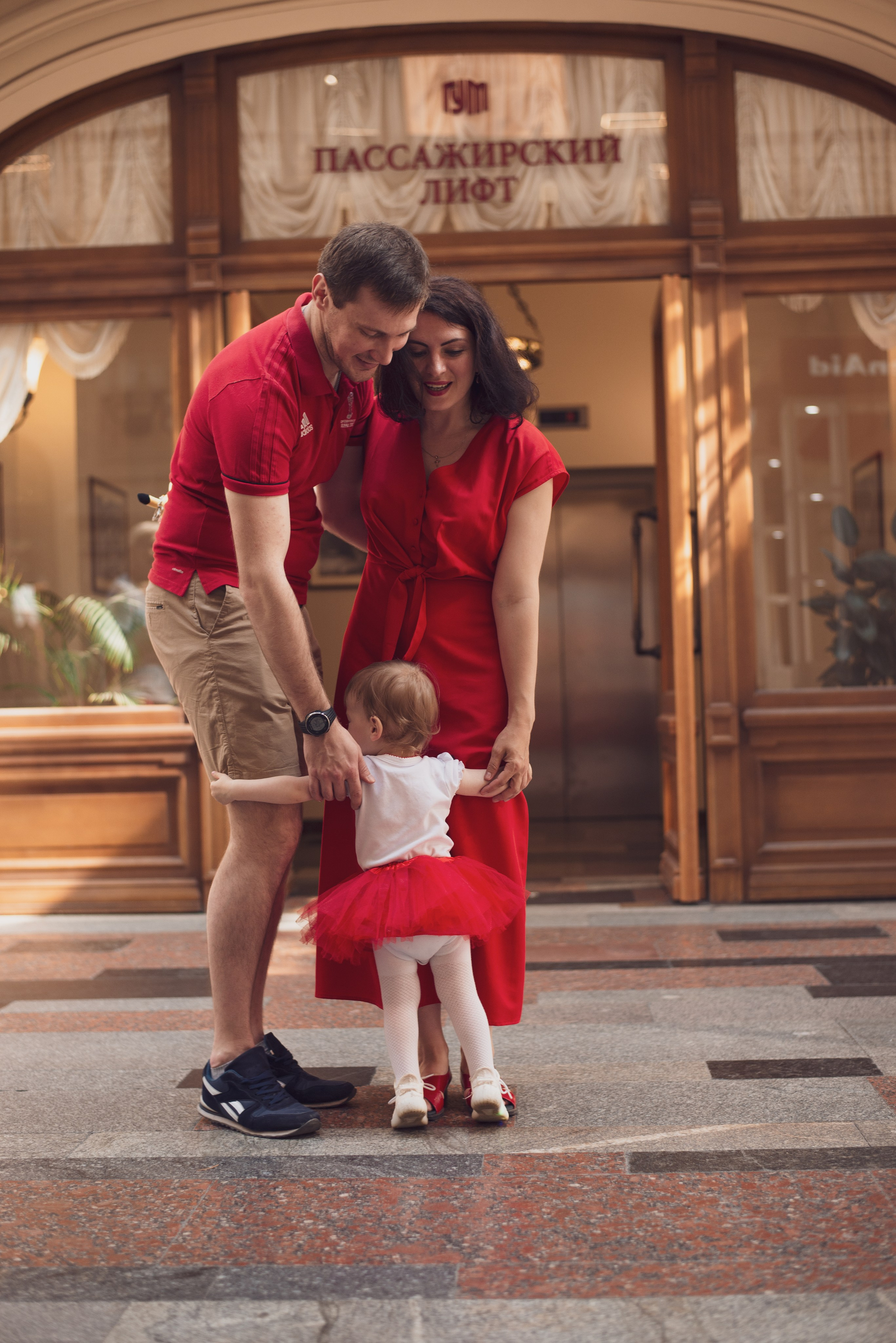Одна семейная фотоистория в ГУМе. Фотограф • Фототерапевт г. Москва