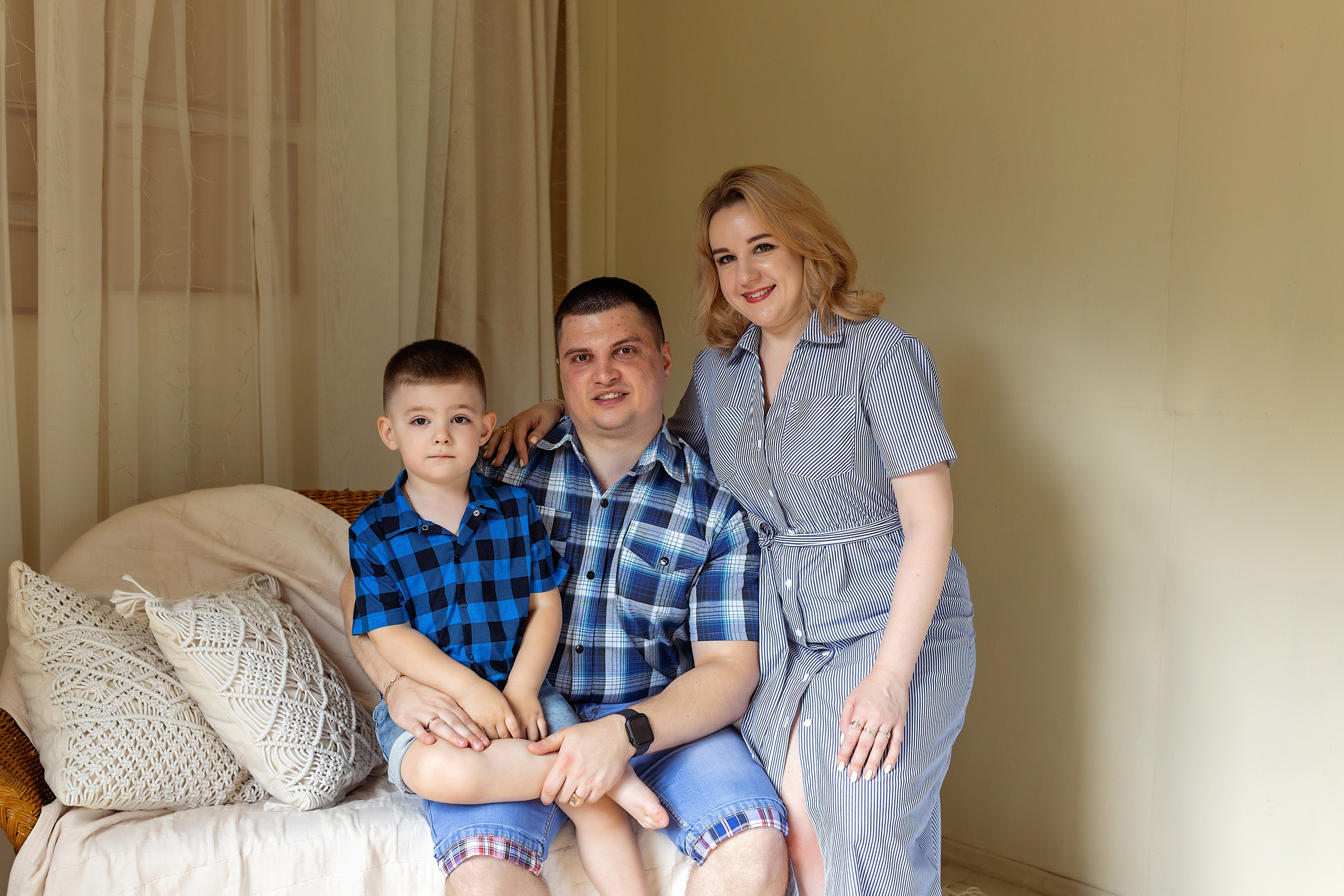 Семейная фотосессия на фотодаче в Купавне. Фотограф в Железнодорожном и Балашихе