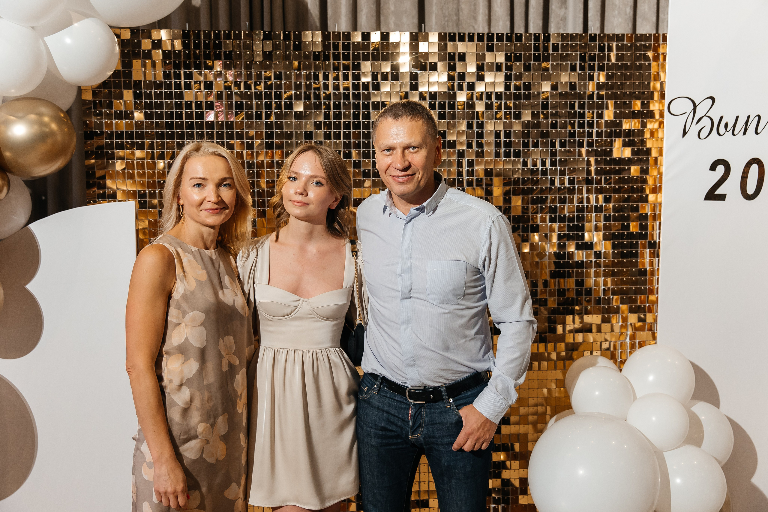 2023-06-23 Выпускной МБОУ СОШ № 10. Фотограф в Красноярске