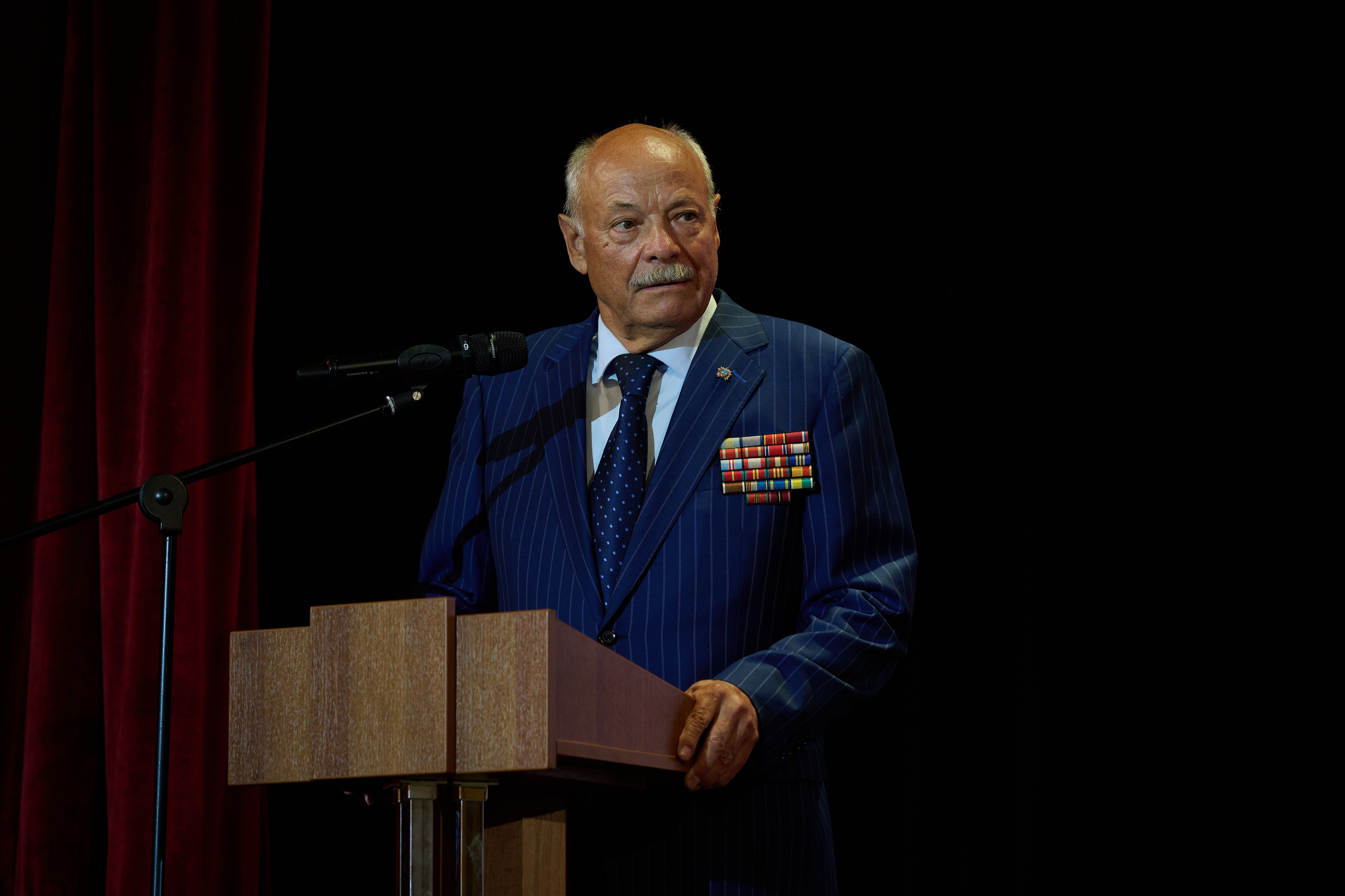 Церемония награждения медалями «Память Героев Отечества». Фотограф Роман Адлер