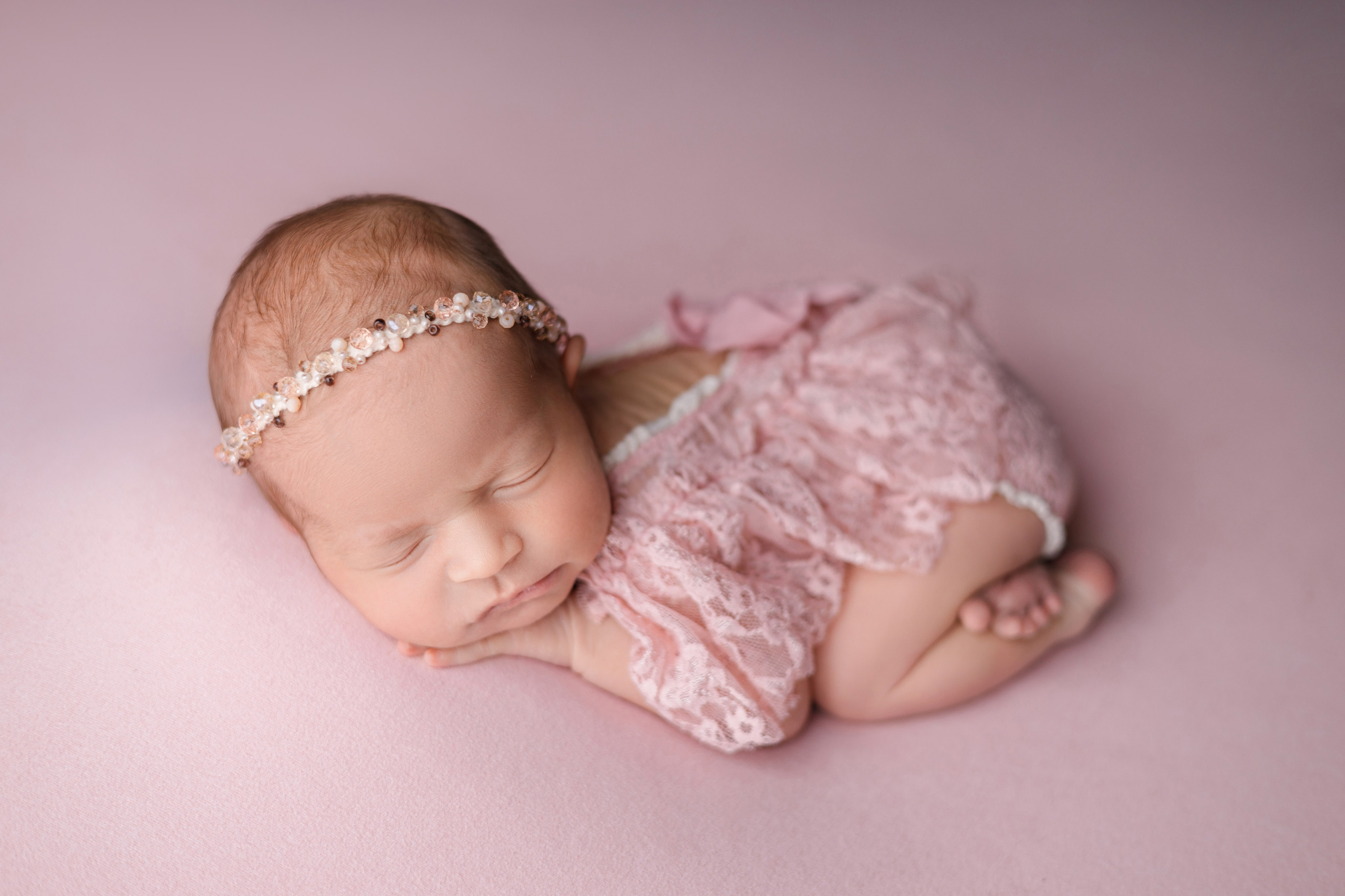 Амалия. Евгения Горбунова фотограф новорожденных в Новом Уренгое