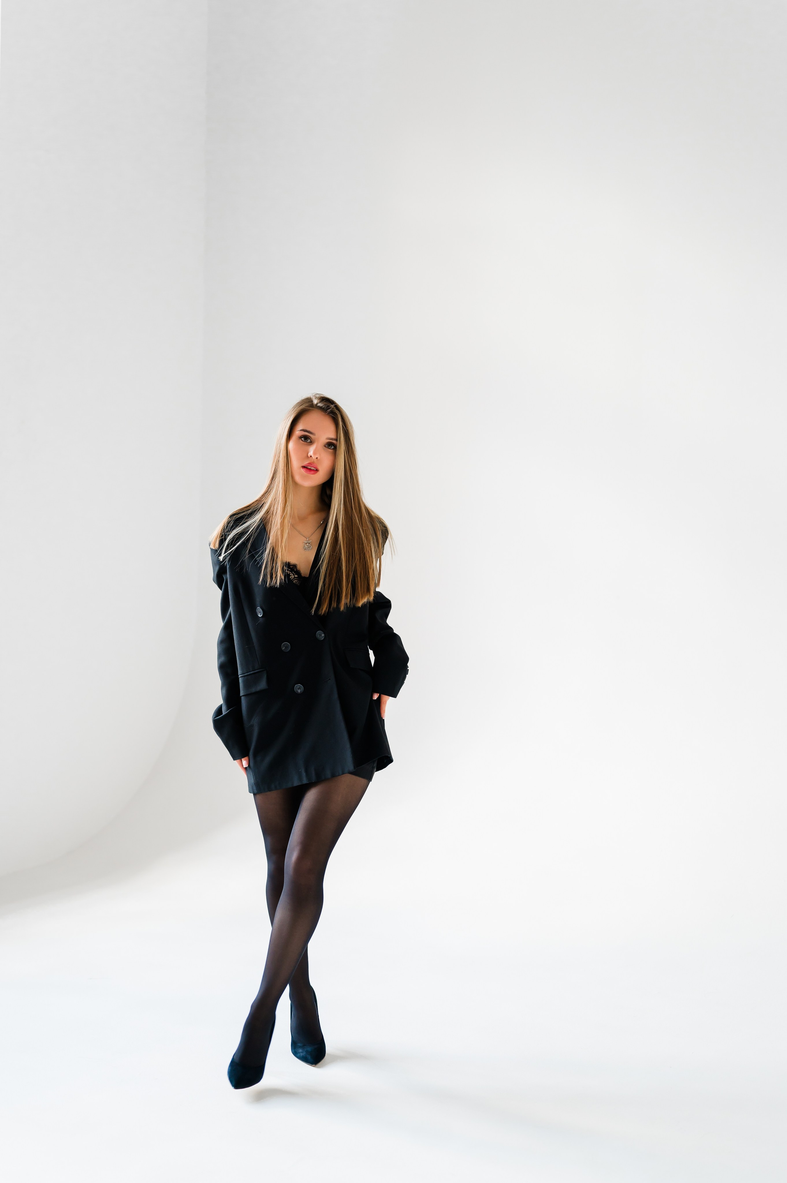 Алина, съемка на циклораме. Свадебный и семейный фотограф Евгения Кононова