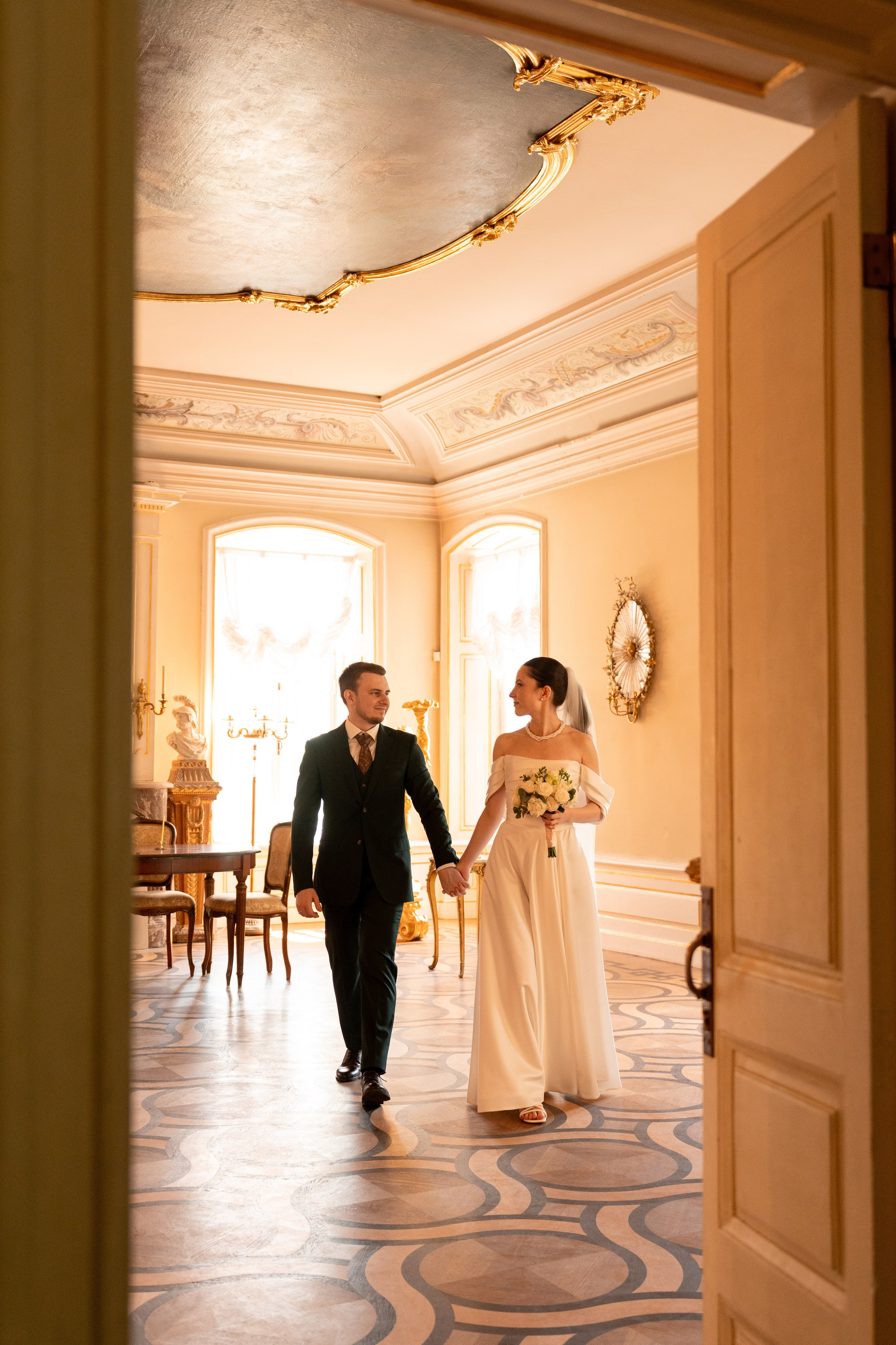 Влад и Илина в Кусково. Свадебный фотограф в Москве Анна Полушина