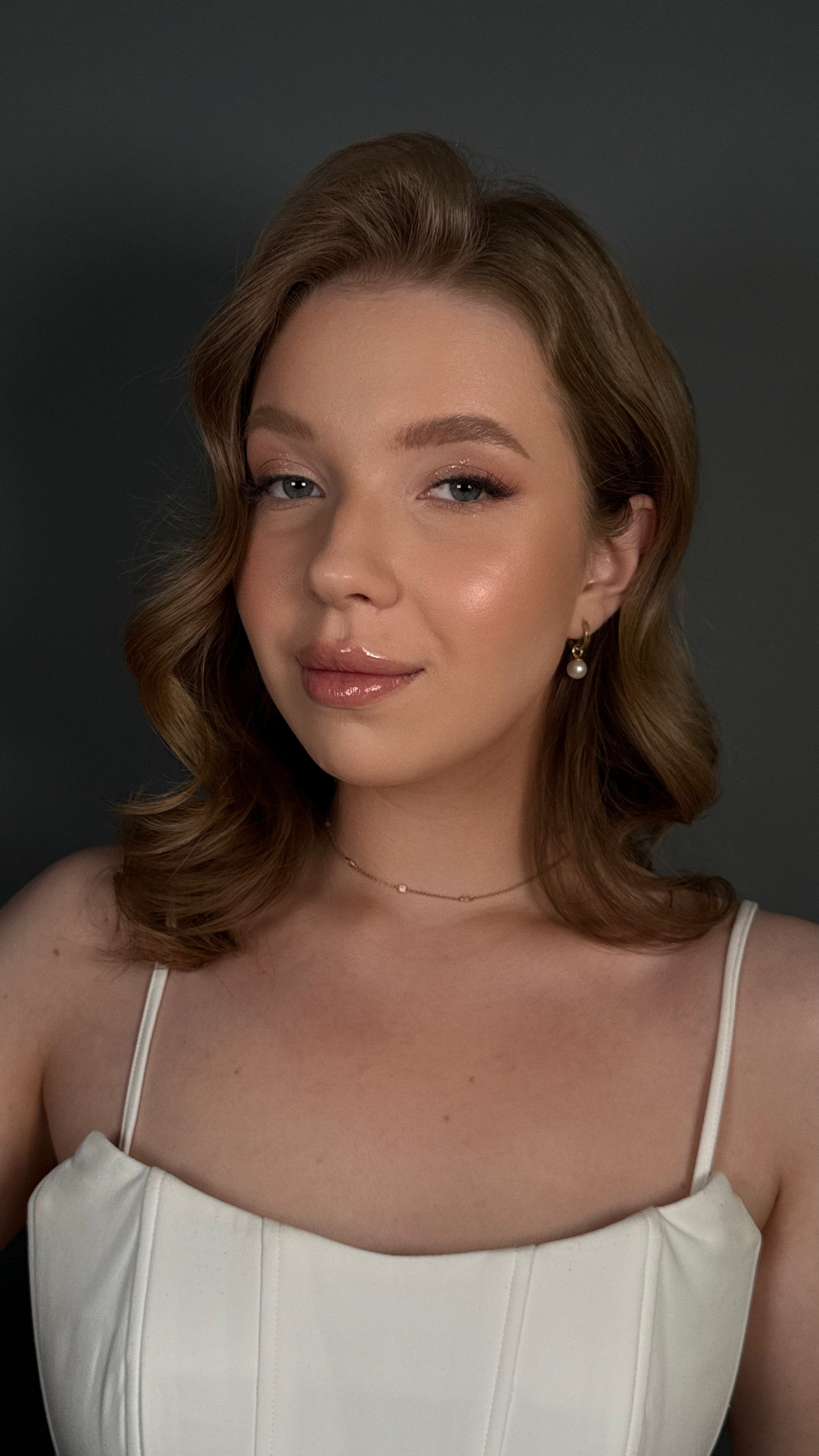 Образы. Студия визажистов, стилистов по прическам, бровистов и мастеров по ресницам