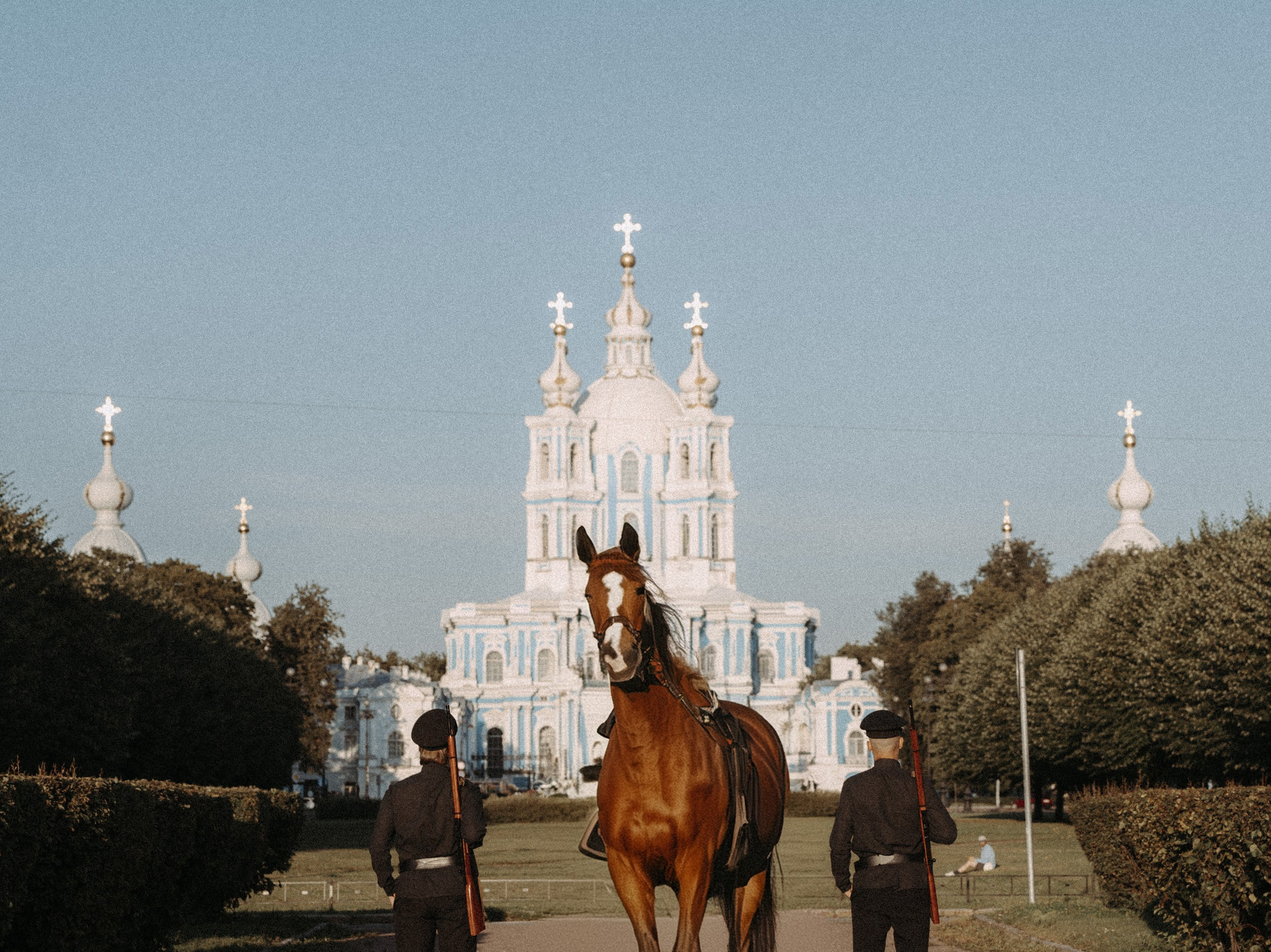 ХРУСТАЛЬНЫЙ МИР. Стрит-фотография, полная абсурда, идиотизма и красоты